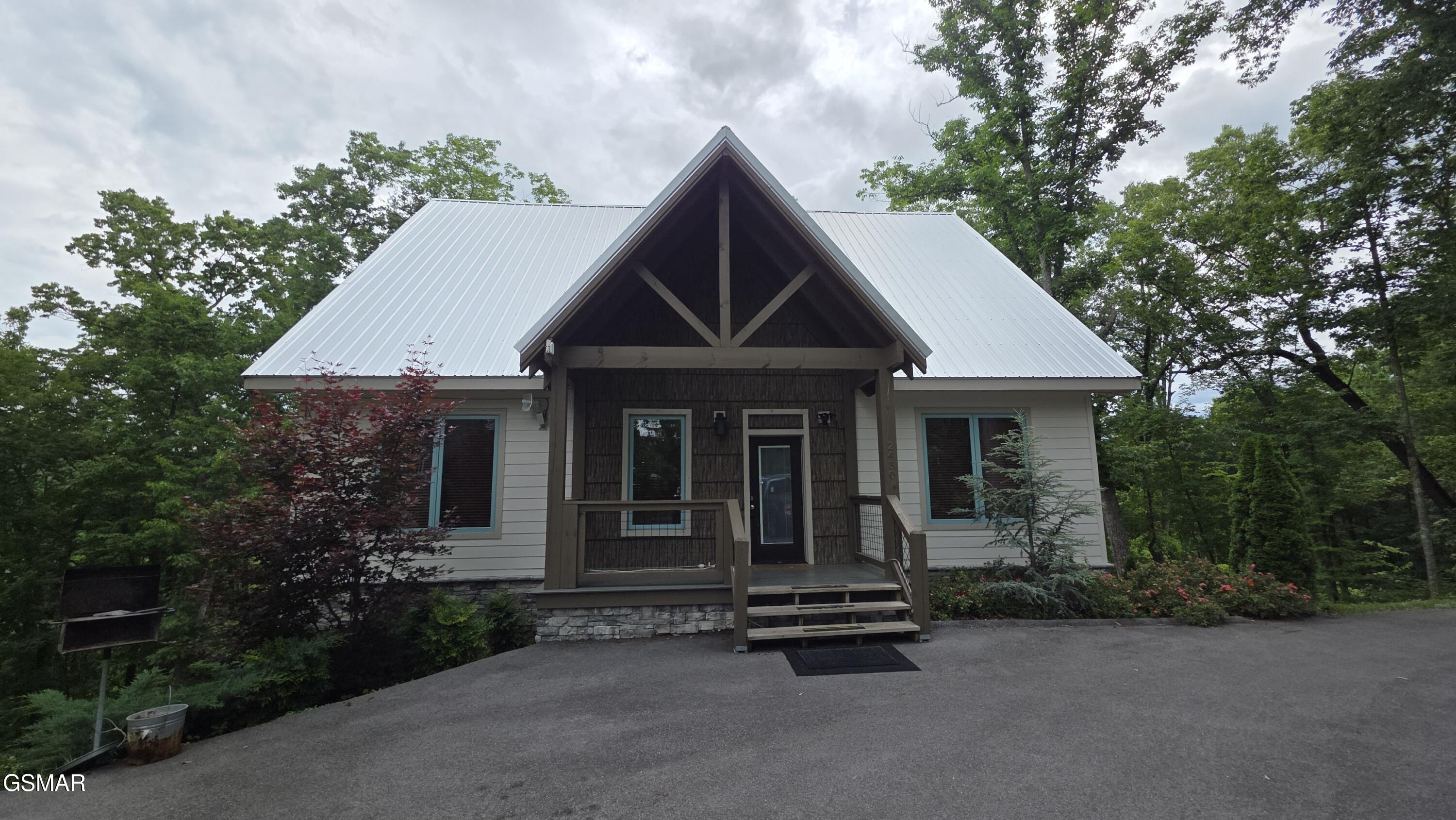 2430 Rainbow Falls Lane Sevierville TN 37862