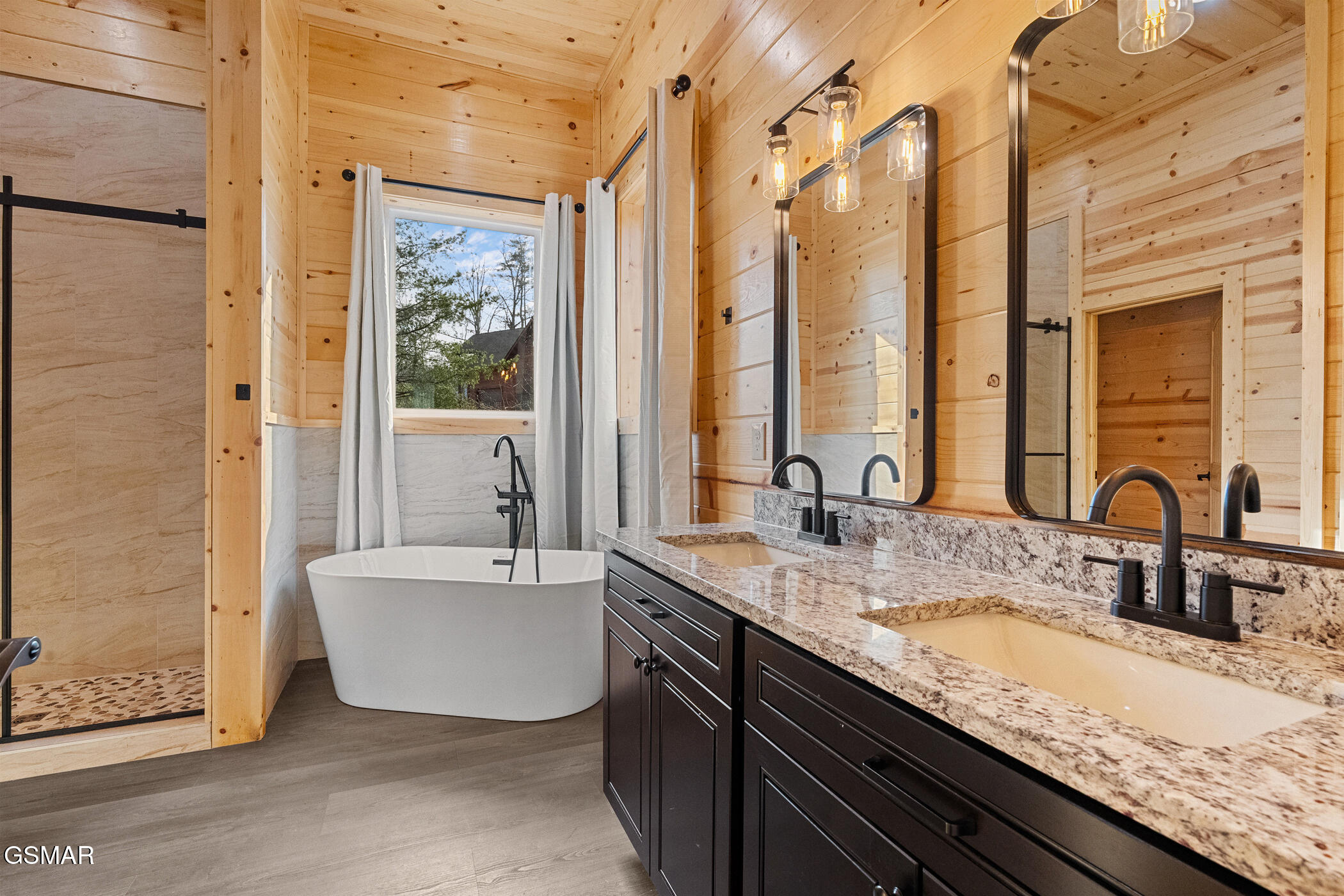 2749 Owls Cove Way Sevierville TN 37862