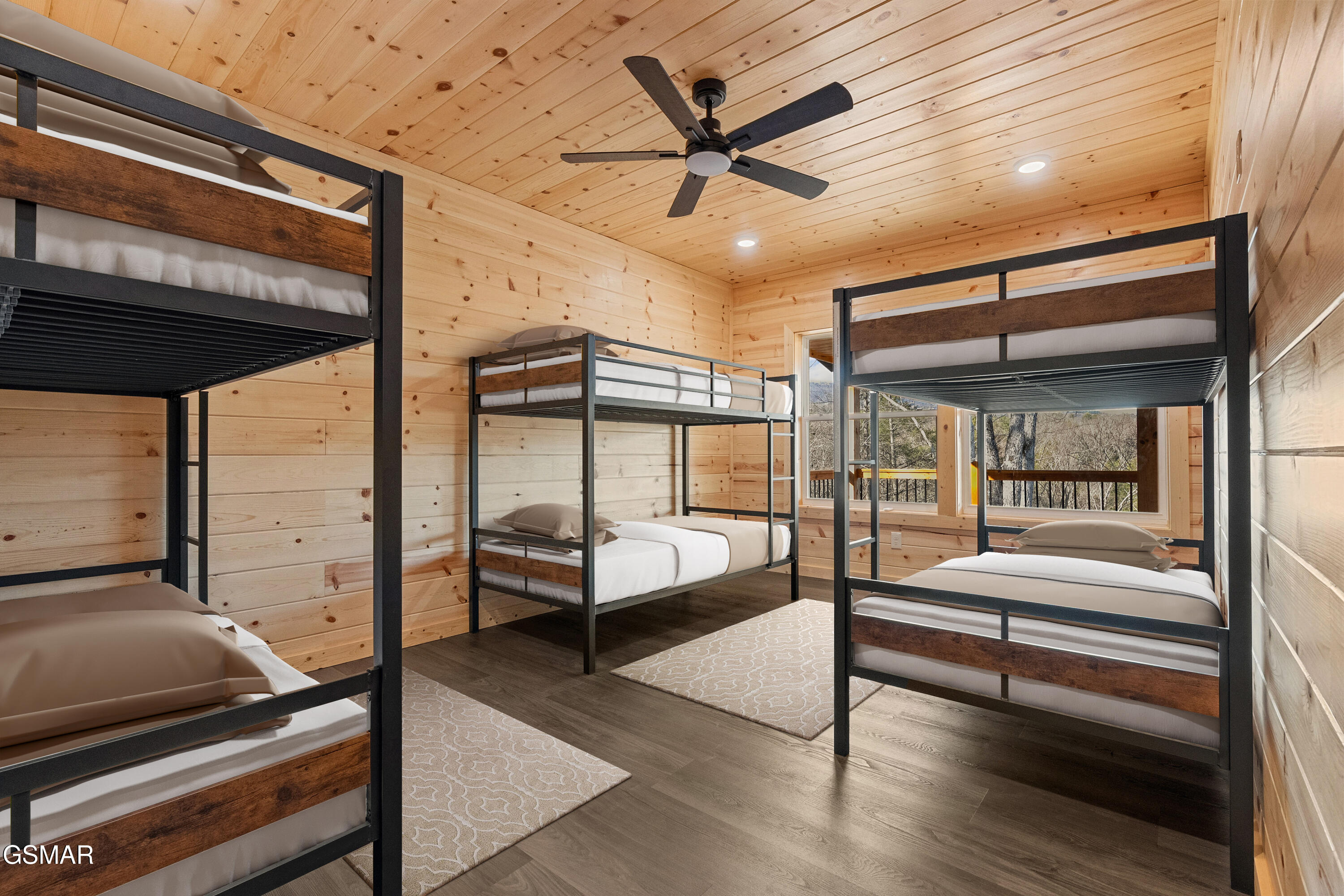 2749 Owls Cove Way Sevierville TN 37862