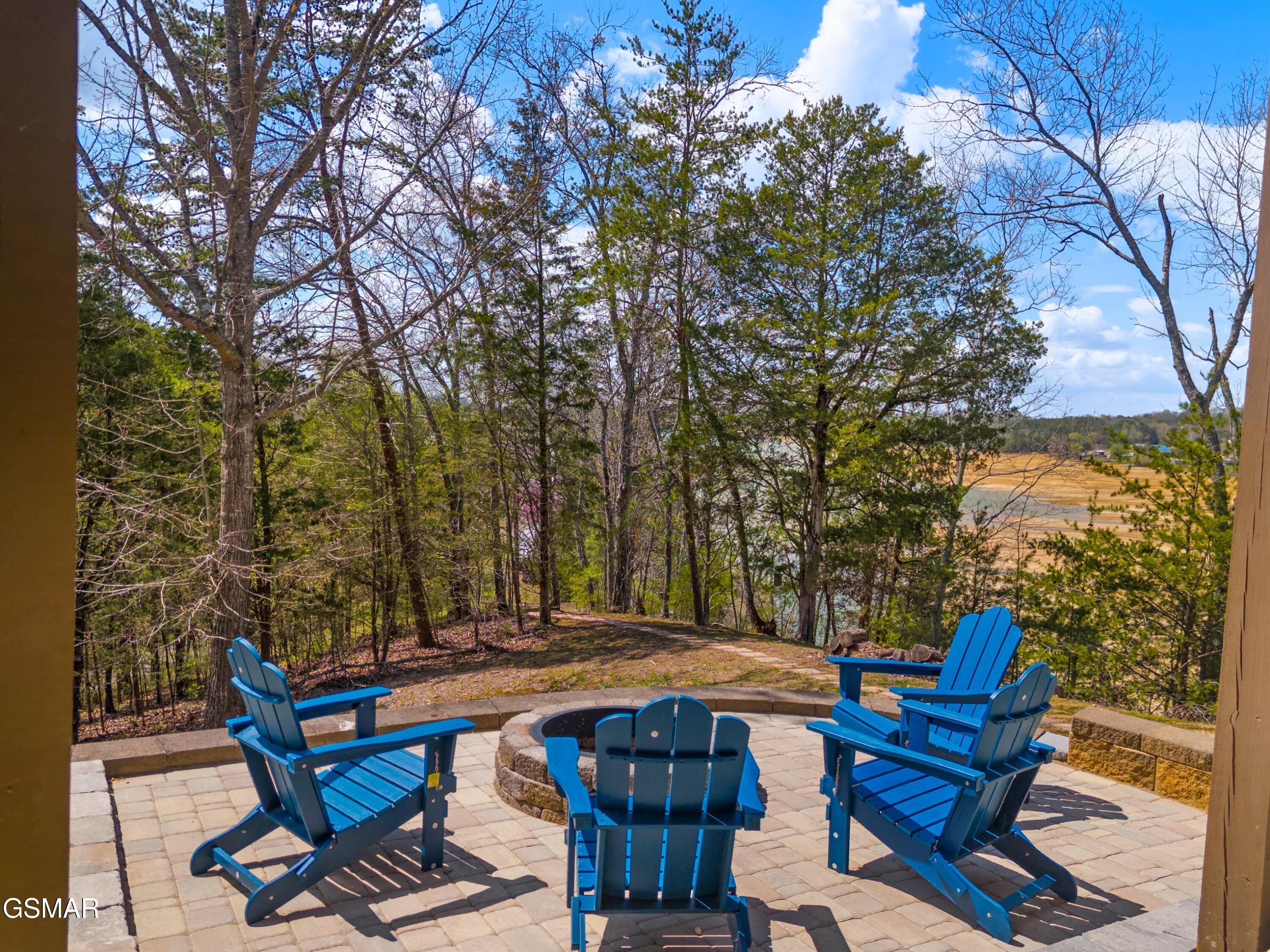 2017 Paradise Hills Road Dandridge TN 37725