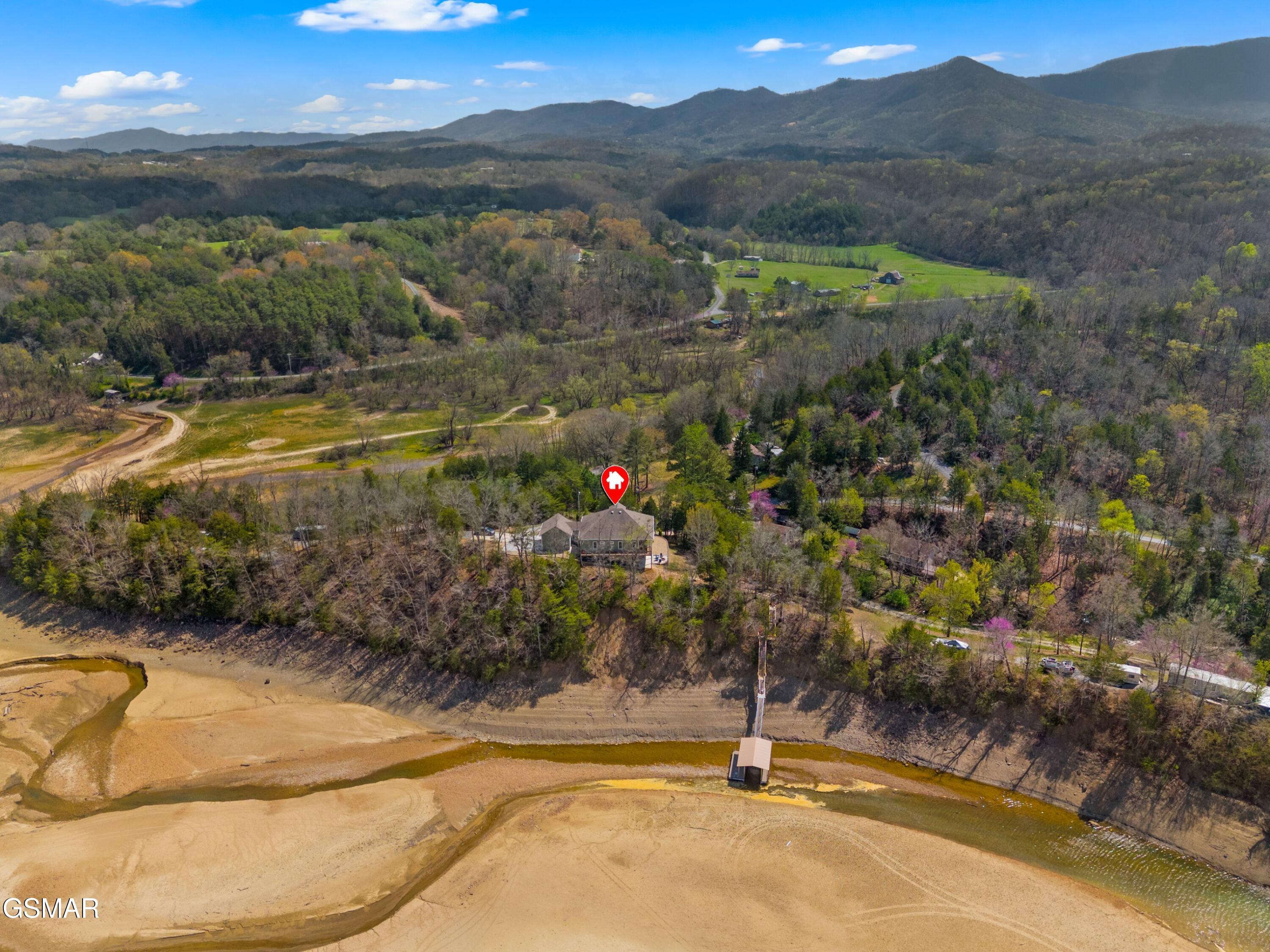 2017 Paradise Hills Road Dandridge TN 37725