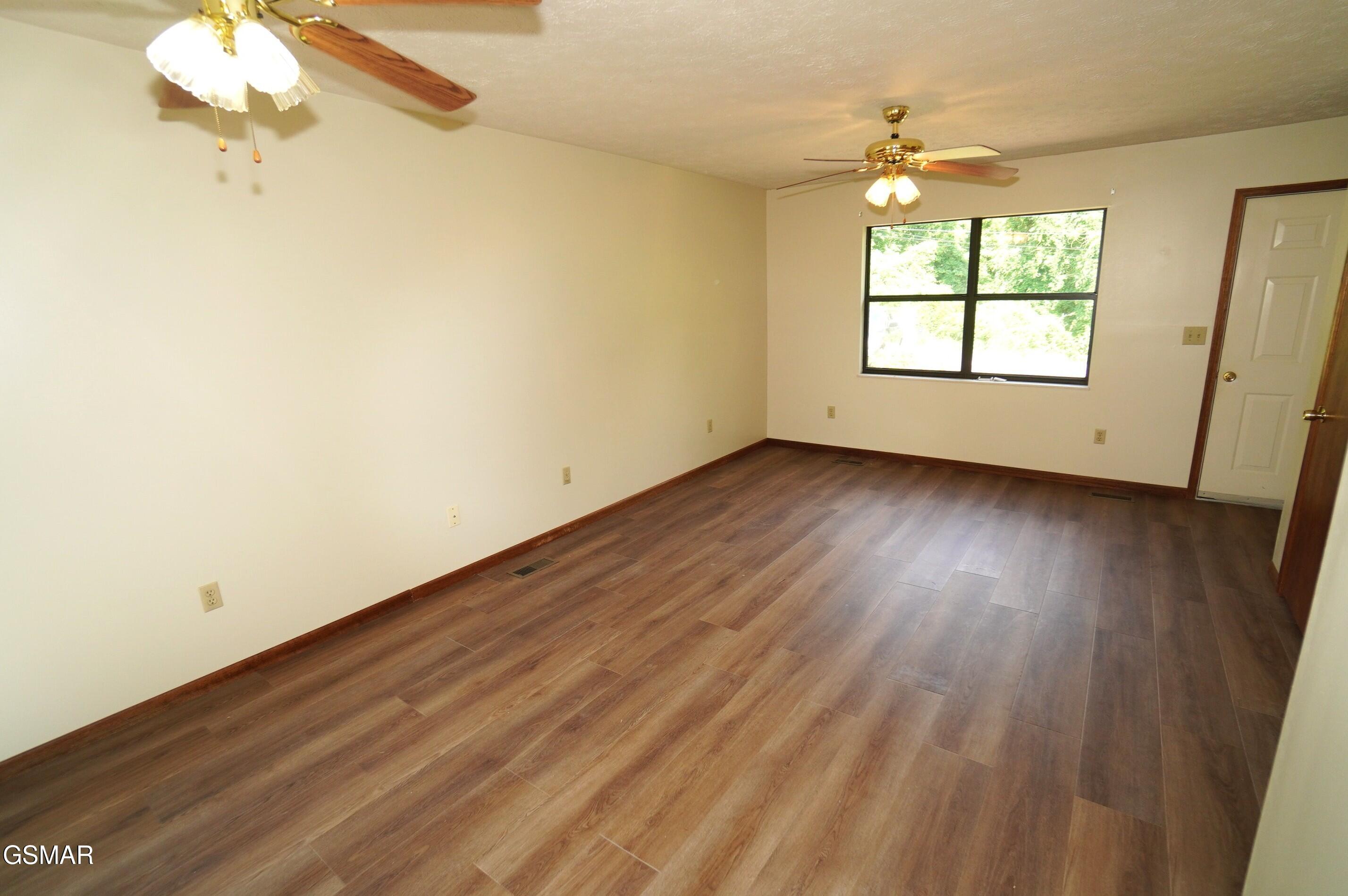 1006 Woodland Way Dandridge TN 37725