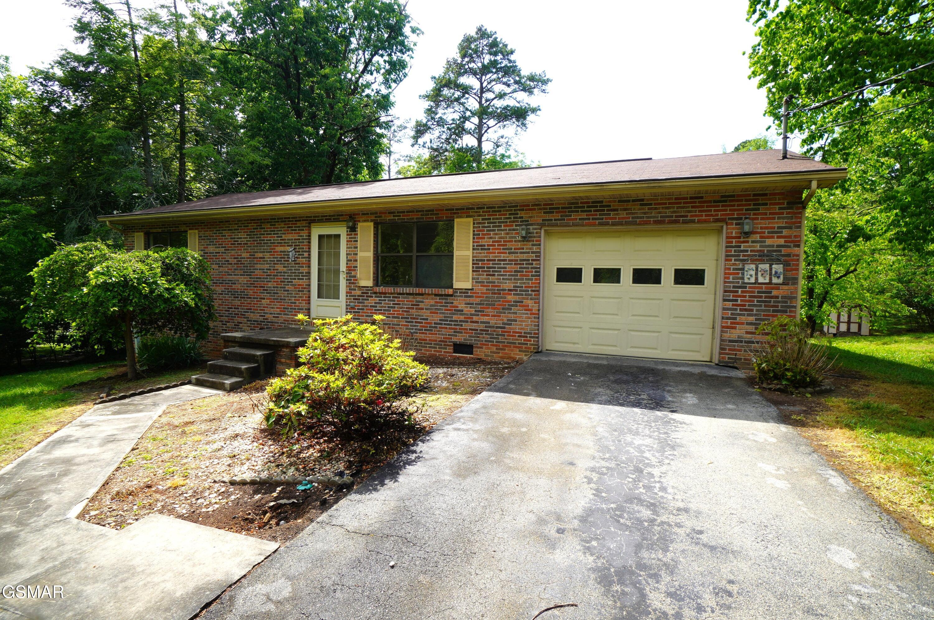 1006 Woodland Way Dandridge TN 37725