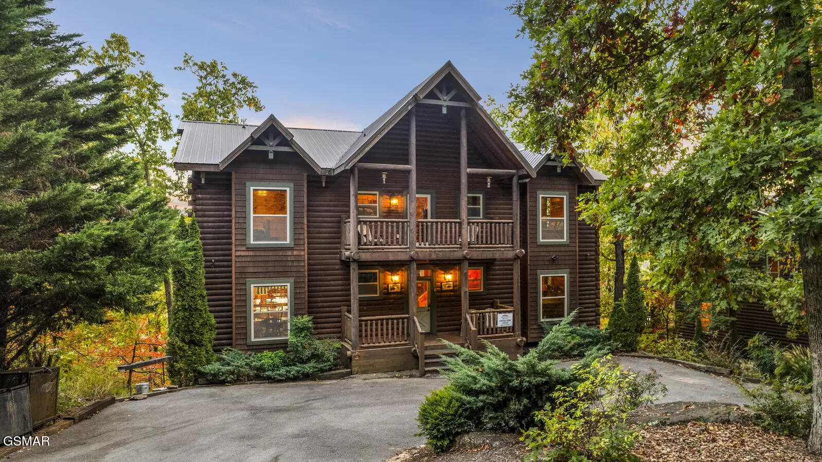 1960 Blackthorn Trail Sevierville TN 37876