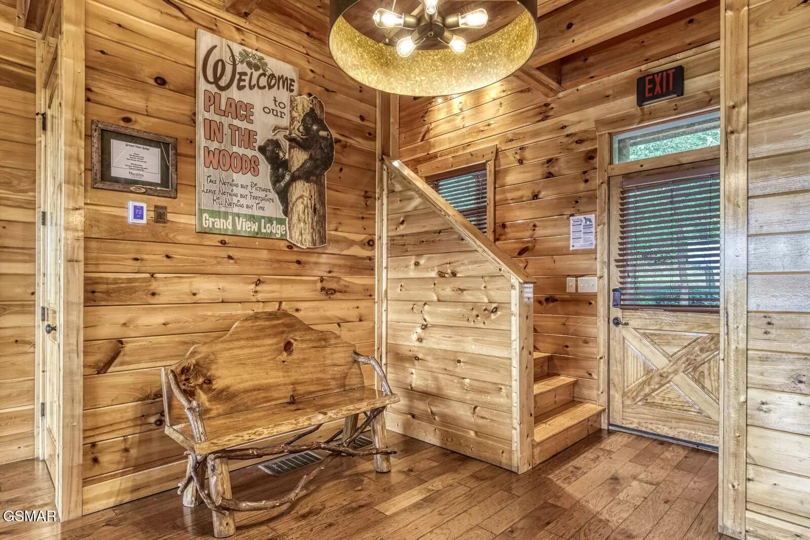 1960 Blackthorn Trail Sevierville TN 37876