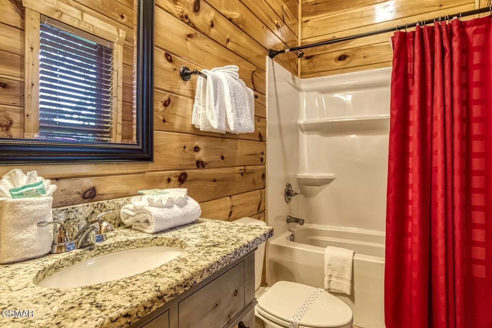 1960 Blackthorn Trail Sevierville TN 37876
