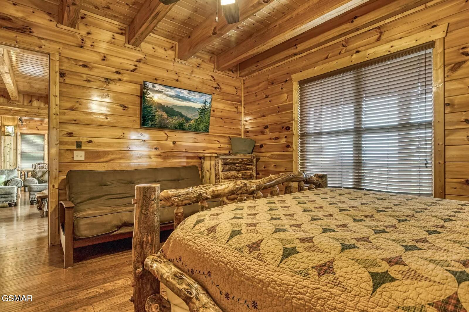 1960 Blackthorn Trail Sevierville TN 37876