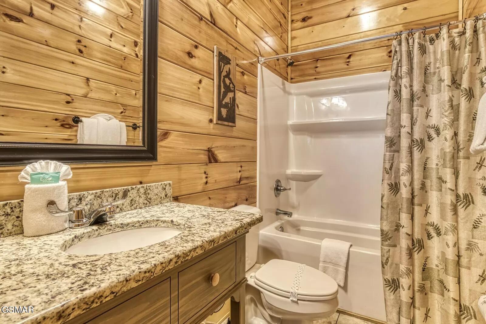 1960 Blackthorn Trail Sevierville TN 37876