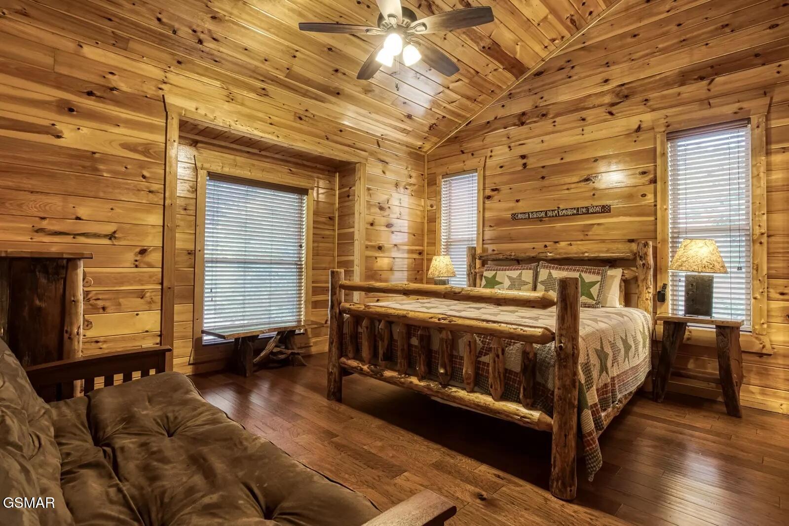 1960 Blackthorn Trail Sevierville TN 37876