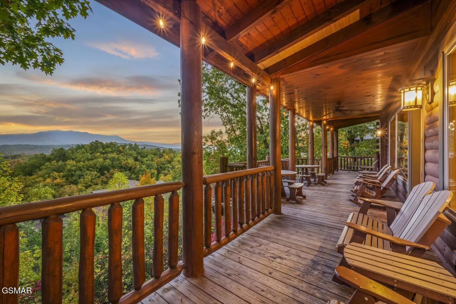1960 Blackthorn Trail Sevierville TN 37876