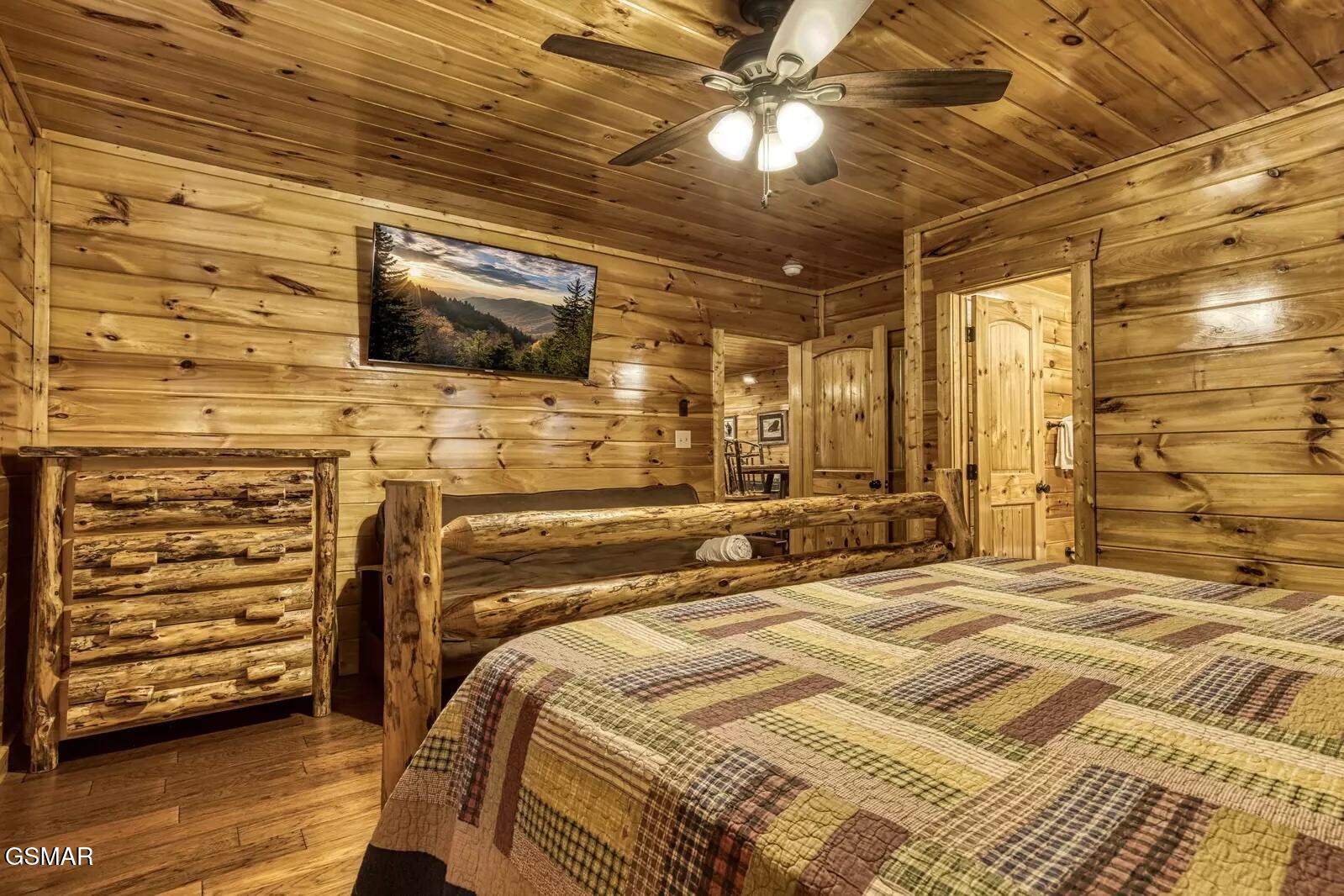 1960 Blackthorn Trail Sevierville TN 37876