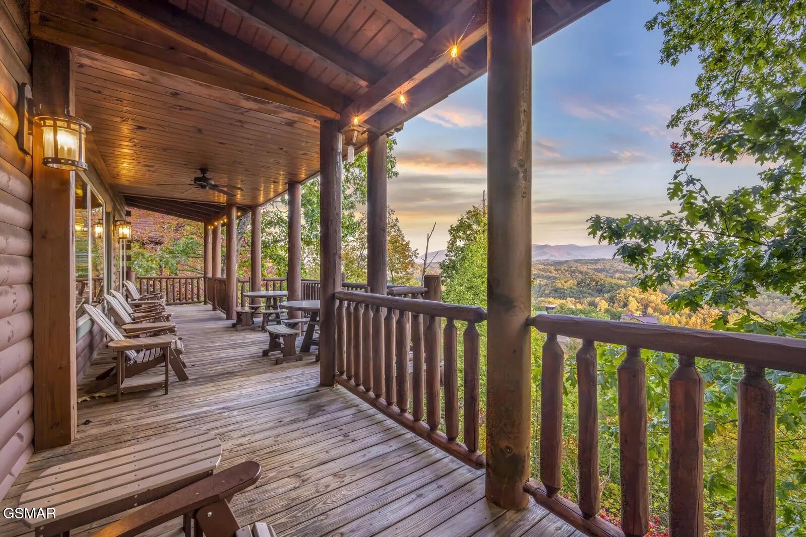 1960 Blackthorn Trail Sevierville TN 37876