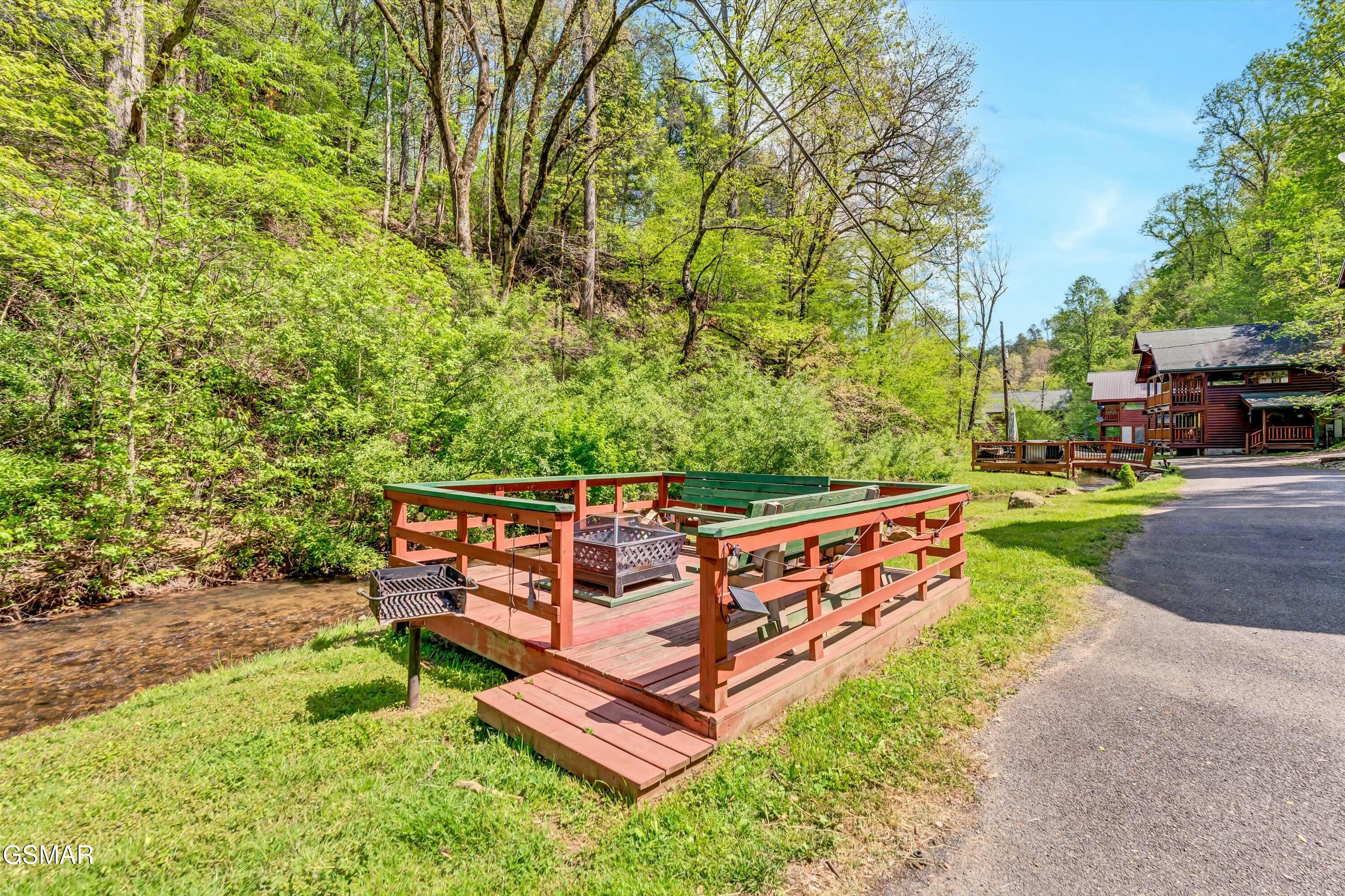335 Caney Creek Road Pigeon Forge TN 37863