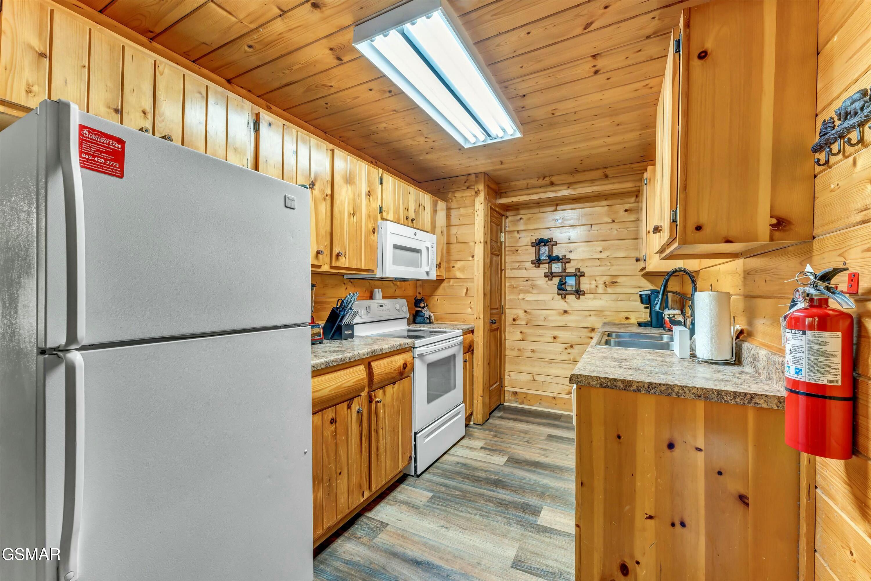 335 Caney Creek Road Pigeon Forge TN 37863