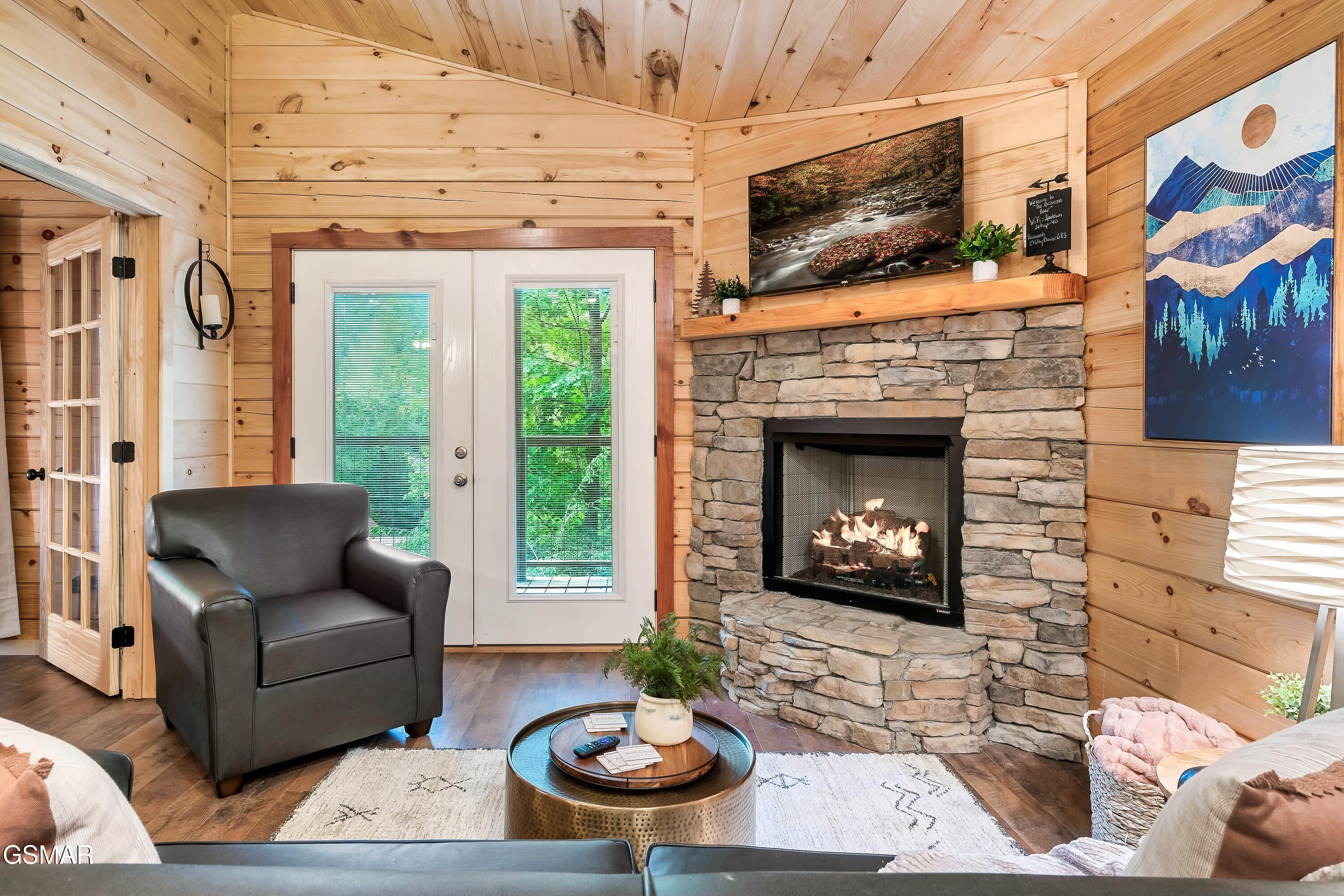 1637 Misty Hollow Way Gatlinburg TN 37738