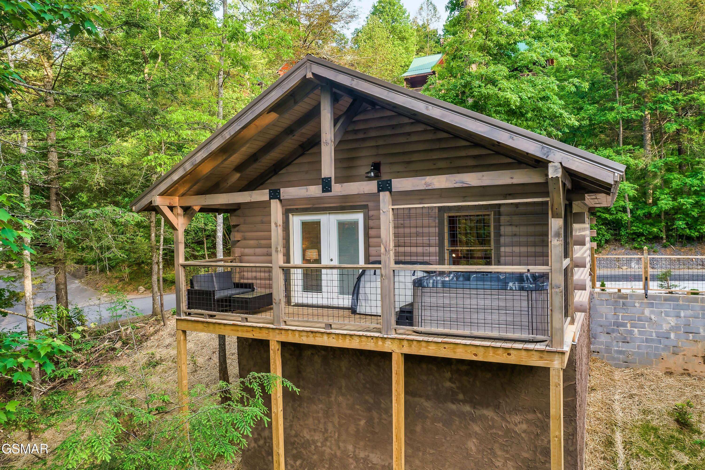 1637 Misty Hollow Way Gatlinburg TN 37738