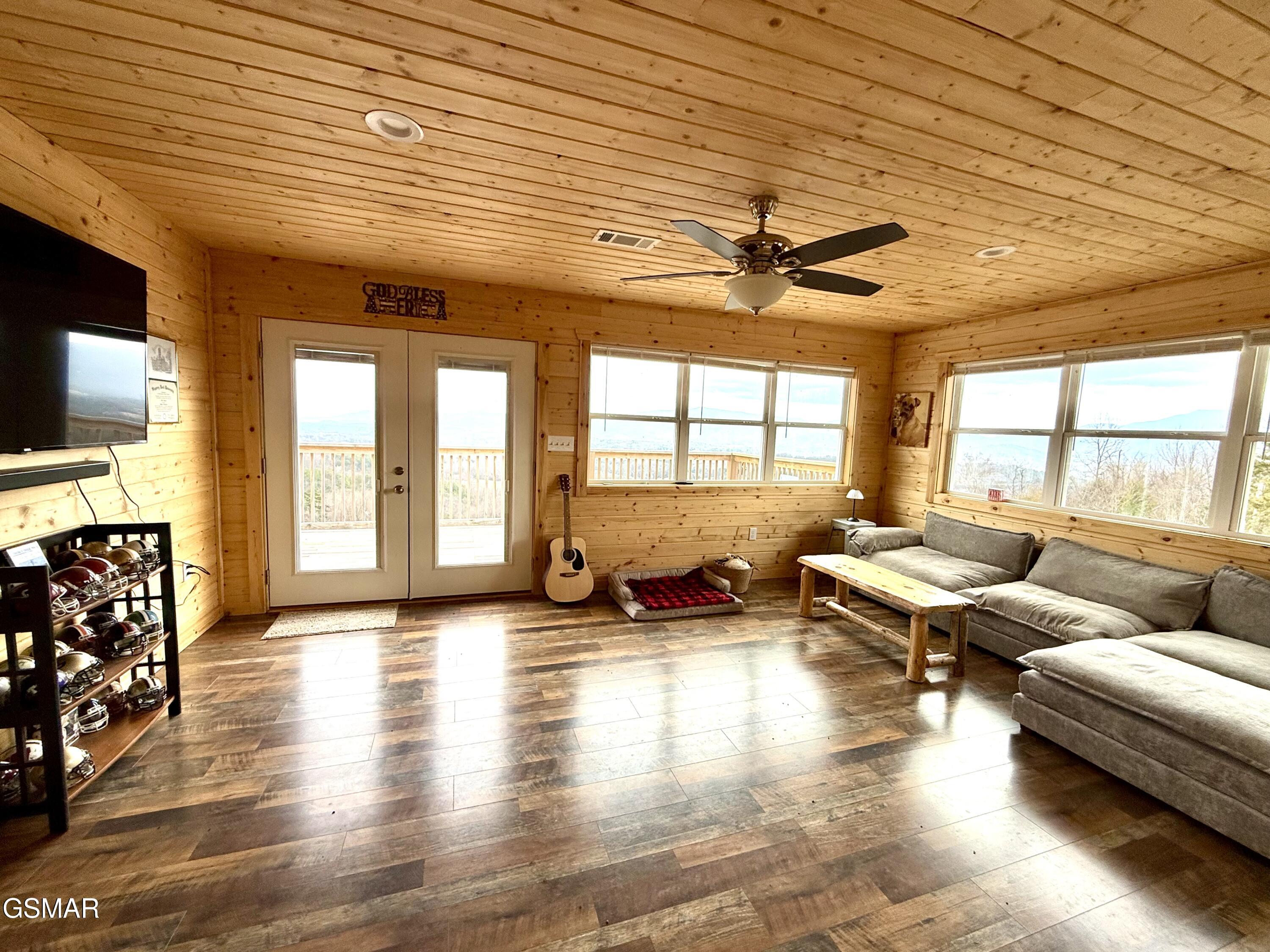 855 S Ridge Way Cosby TN 37722