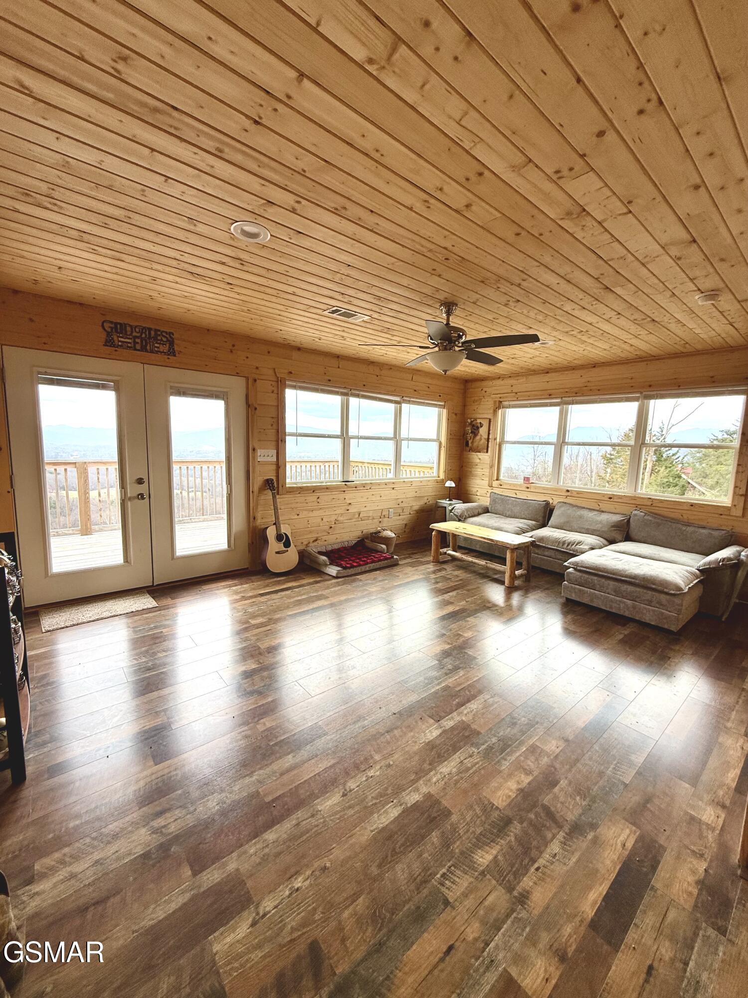 855 S Ridge Way Cosby TN 37722