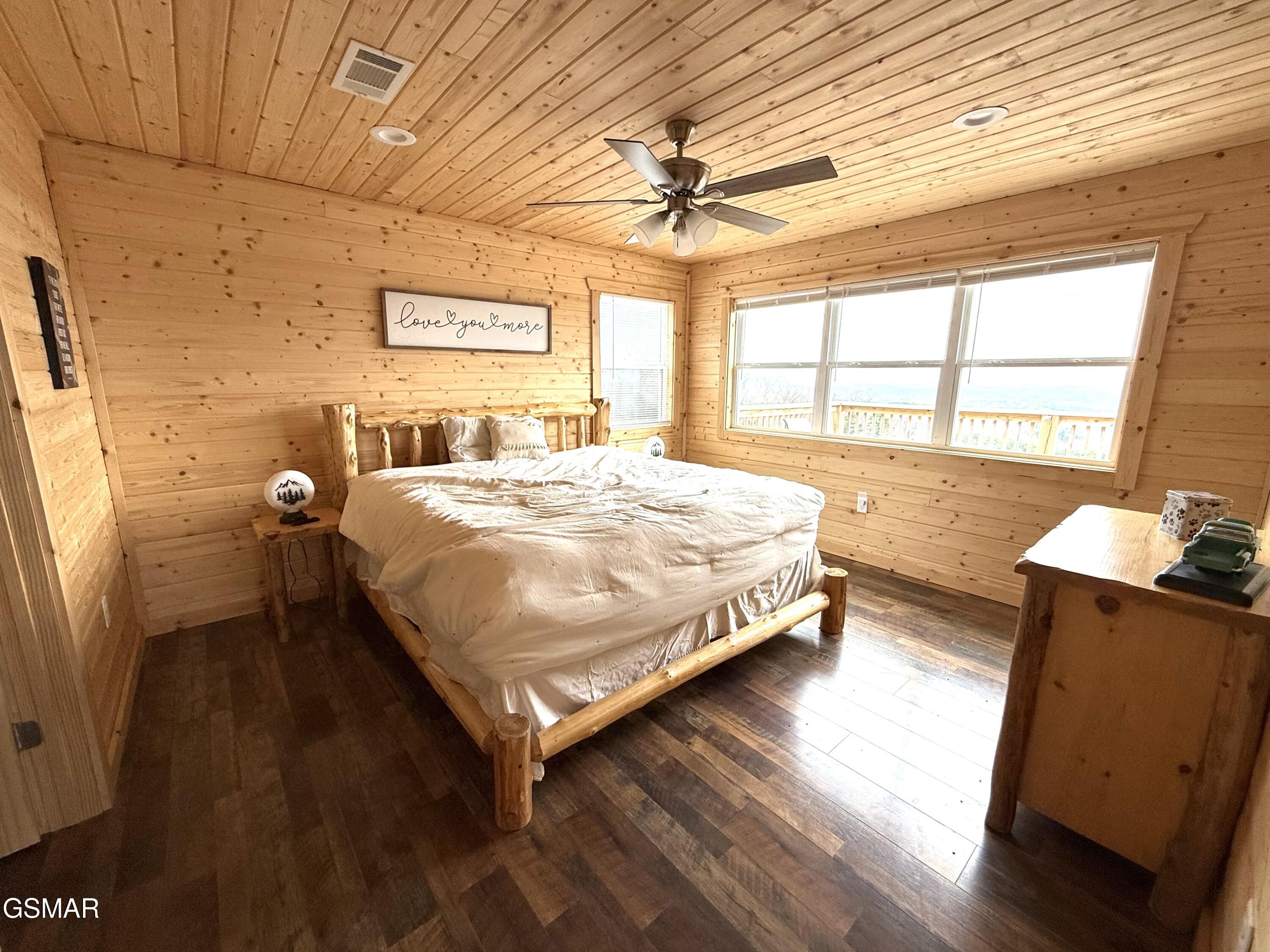 855 S Ridge Way Cosby TN 37722