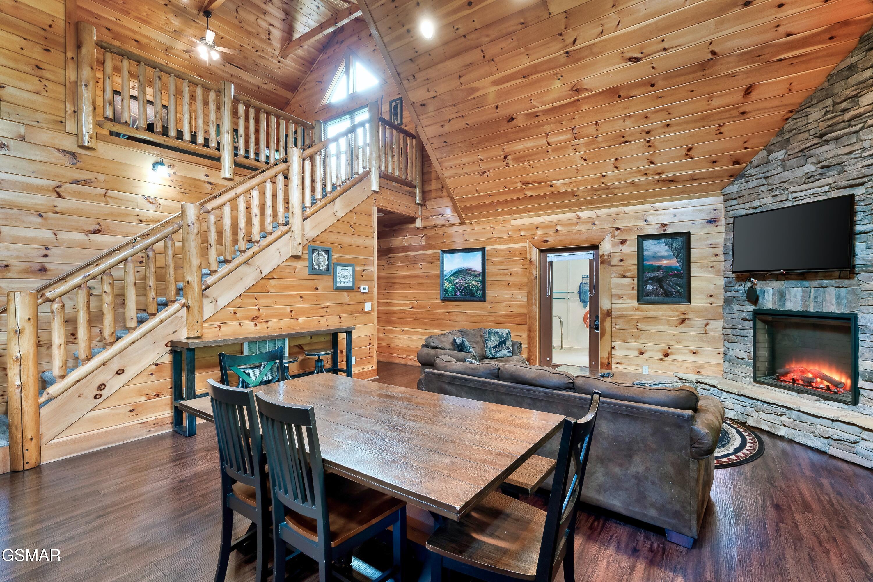 1924 Bear Creek Falls Way Sevierville TN 37876