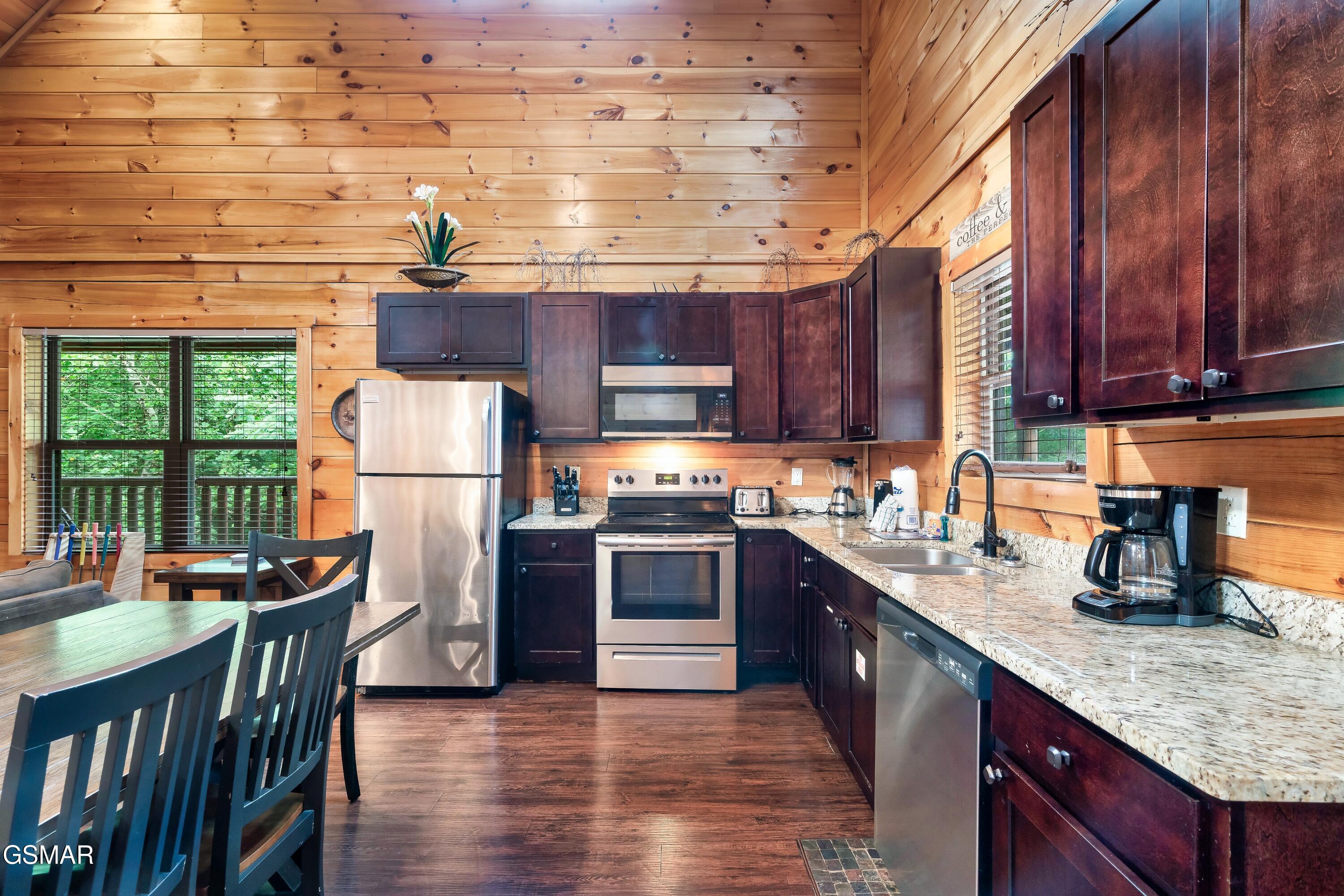 1924 Bear Creek Falls Way Sevierville TN 37876