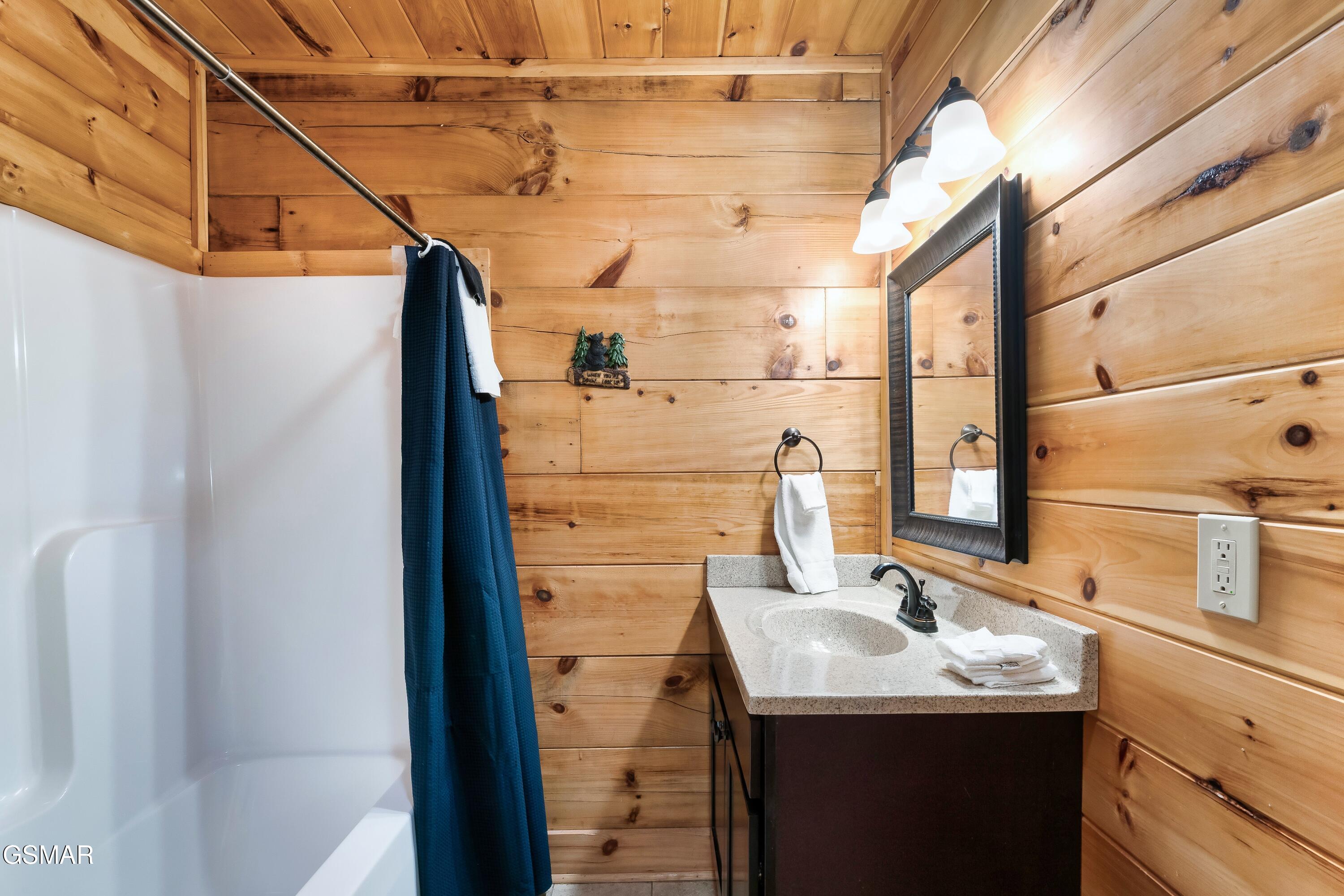 1924 Bear Creek Falls Way Sevierville TN 37876