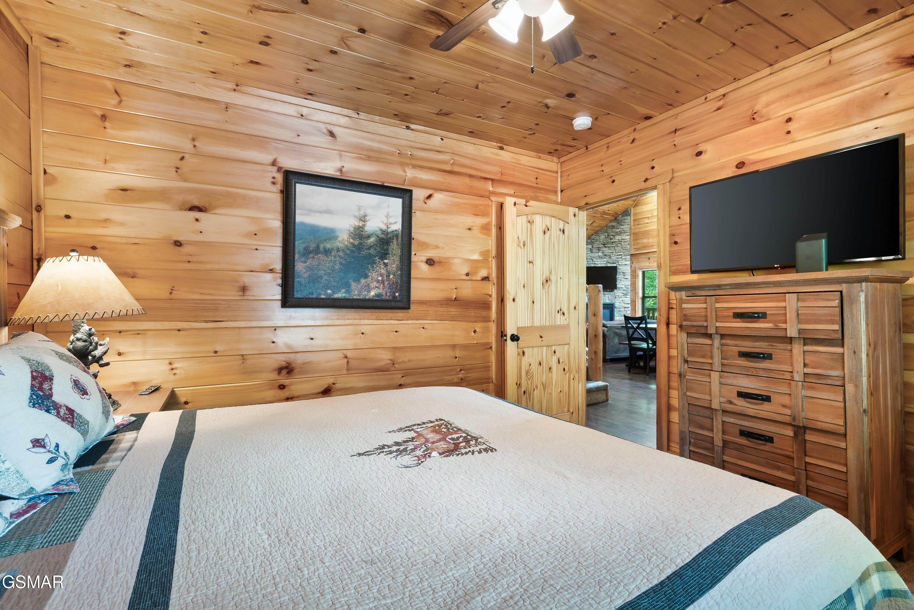 1924 Bear Creek Falls Way Sevierville TN 37876