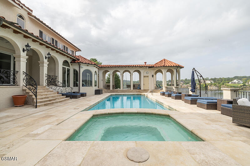 8719 Inlet Drive Knoxville TN 37922