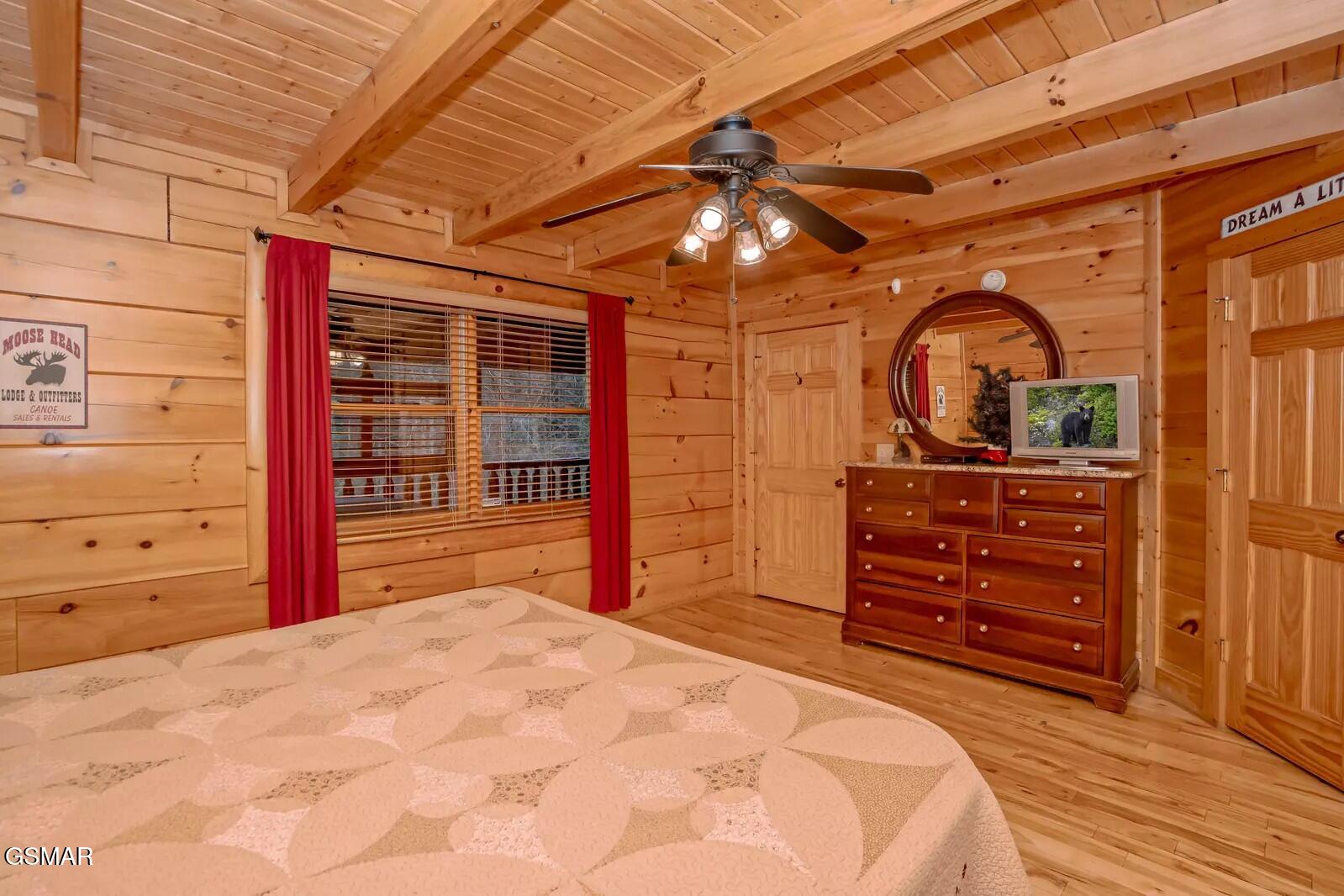 1928 Bear Creek Falls Way Sevierville TN 37862