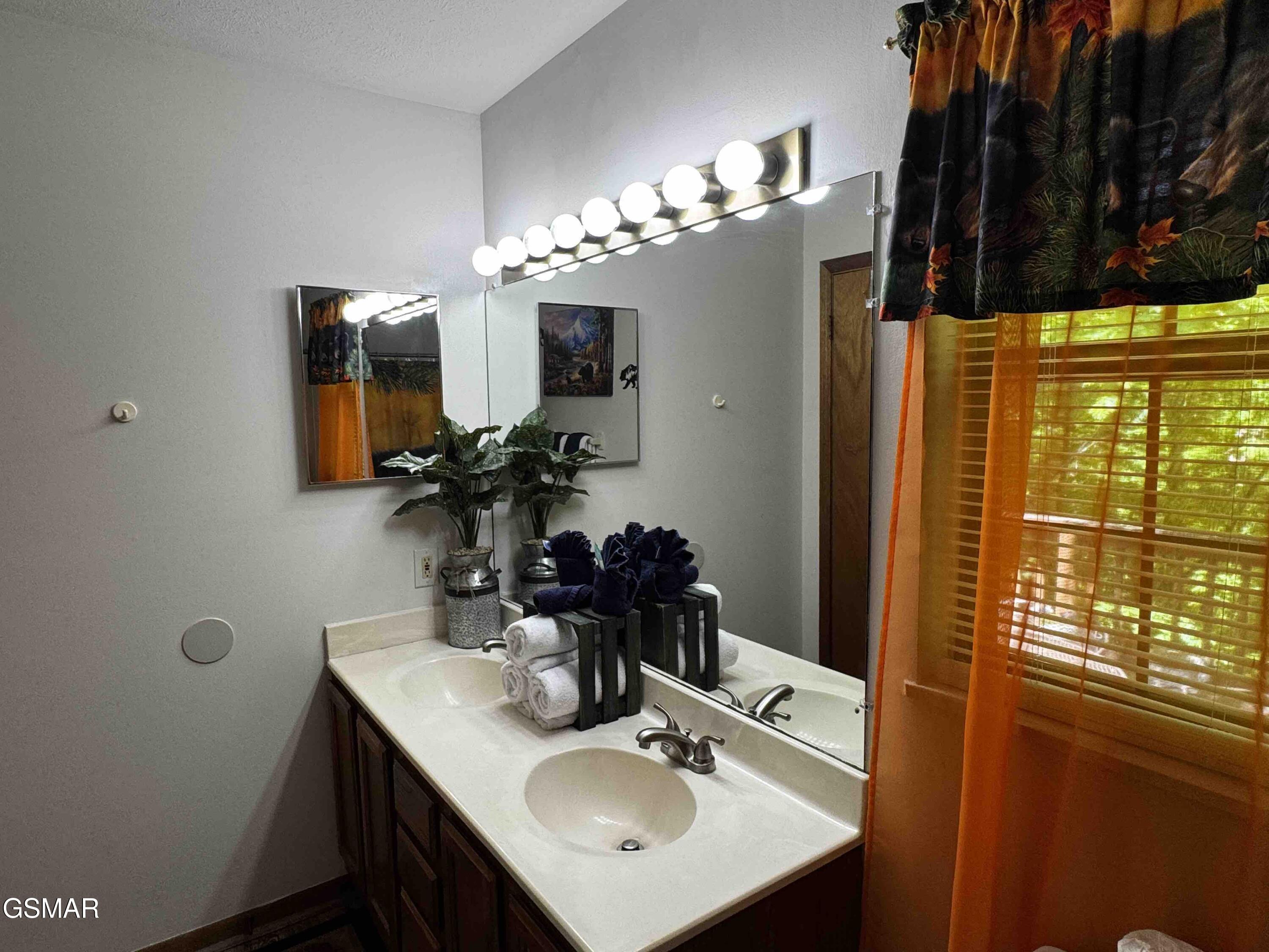 653 Oaks View Court Pigeon Forge TN 37863