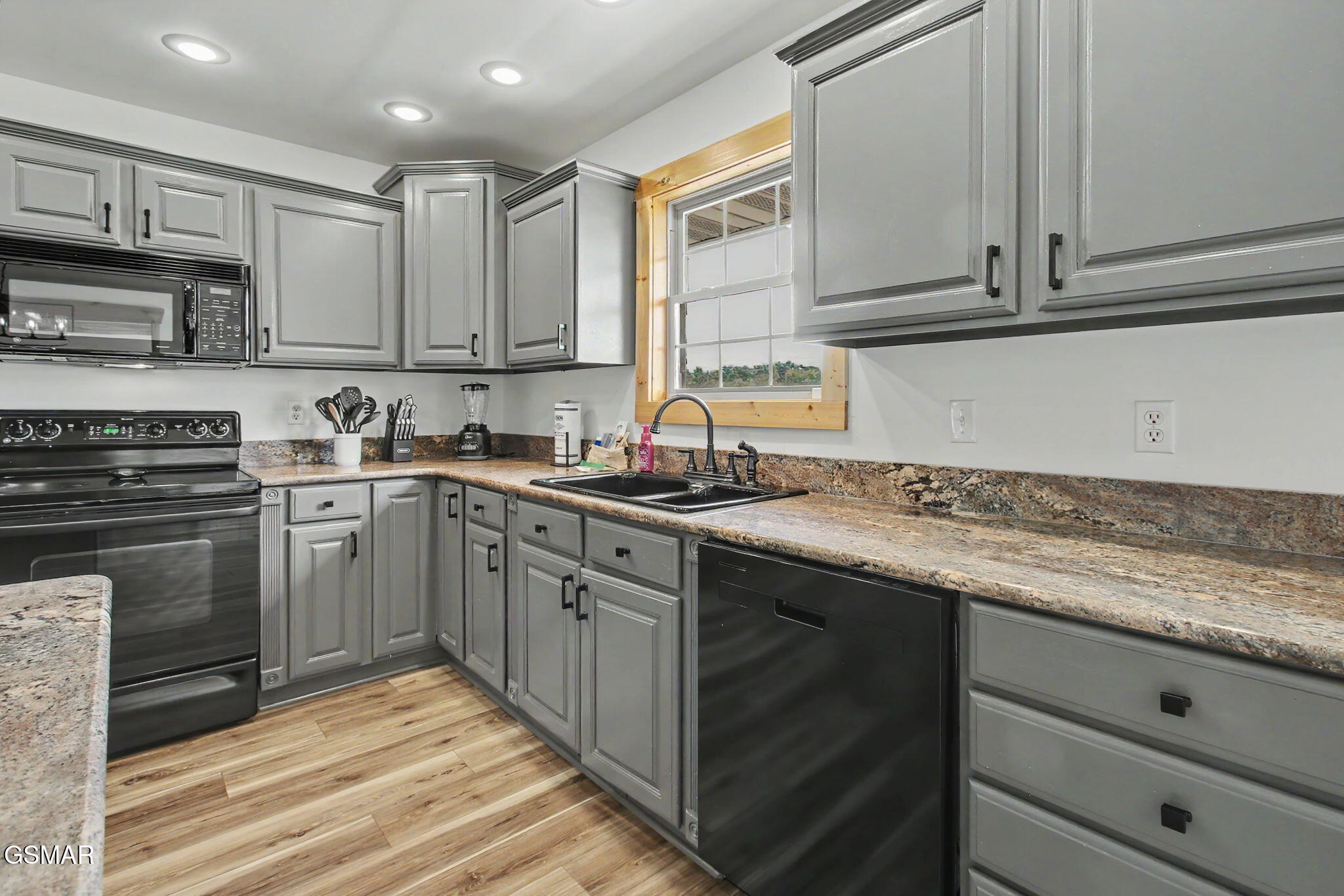 1820 Harbor Hills Lane Dandridge TN 37725