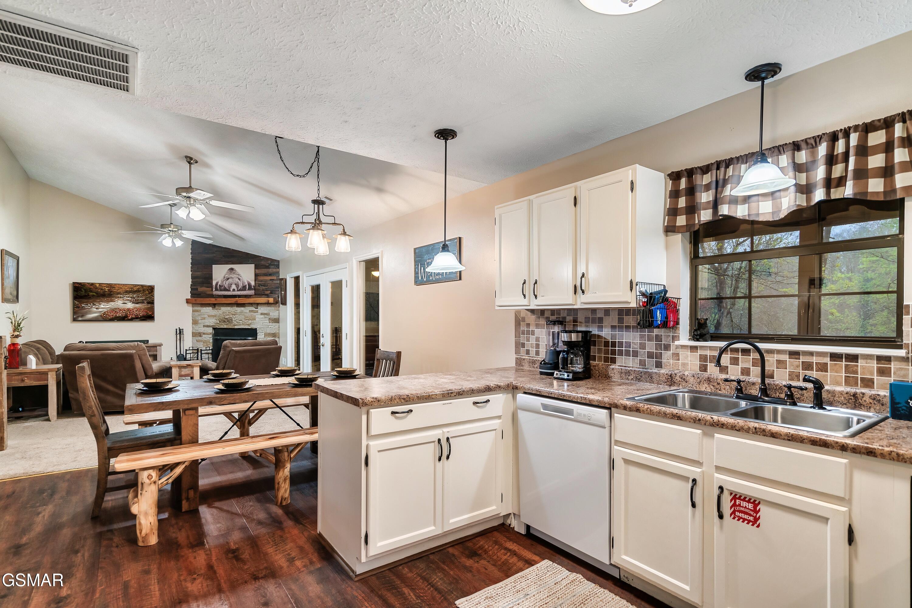 1544 Deer Browse Way Sevierville TN 37876