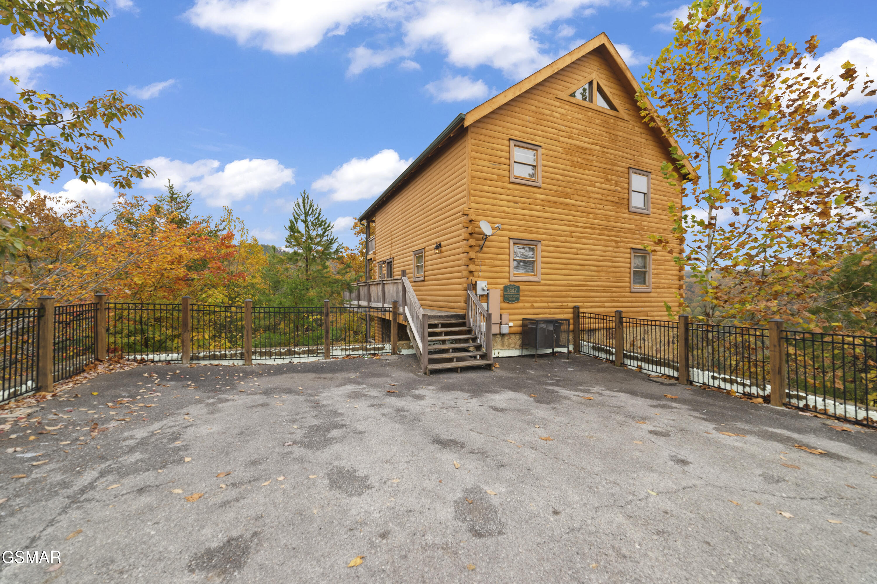1447 Eagle Cloud Way Sevierville TN 37862