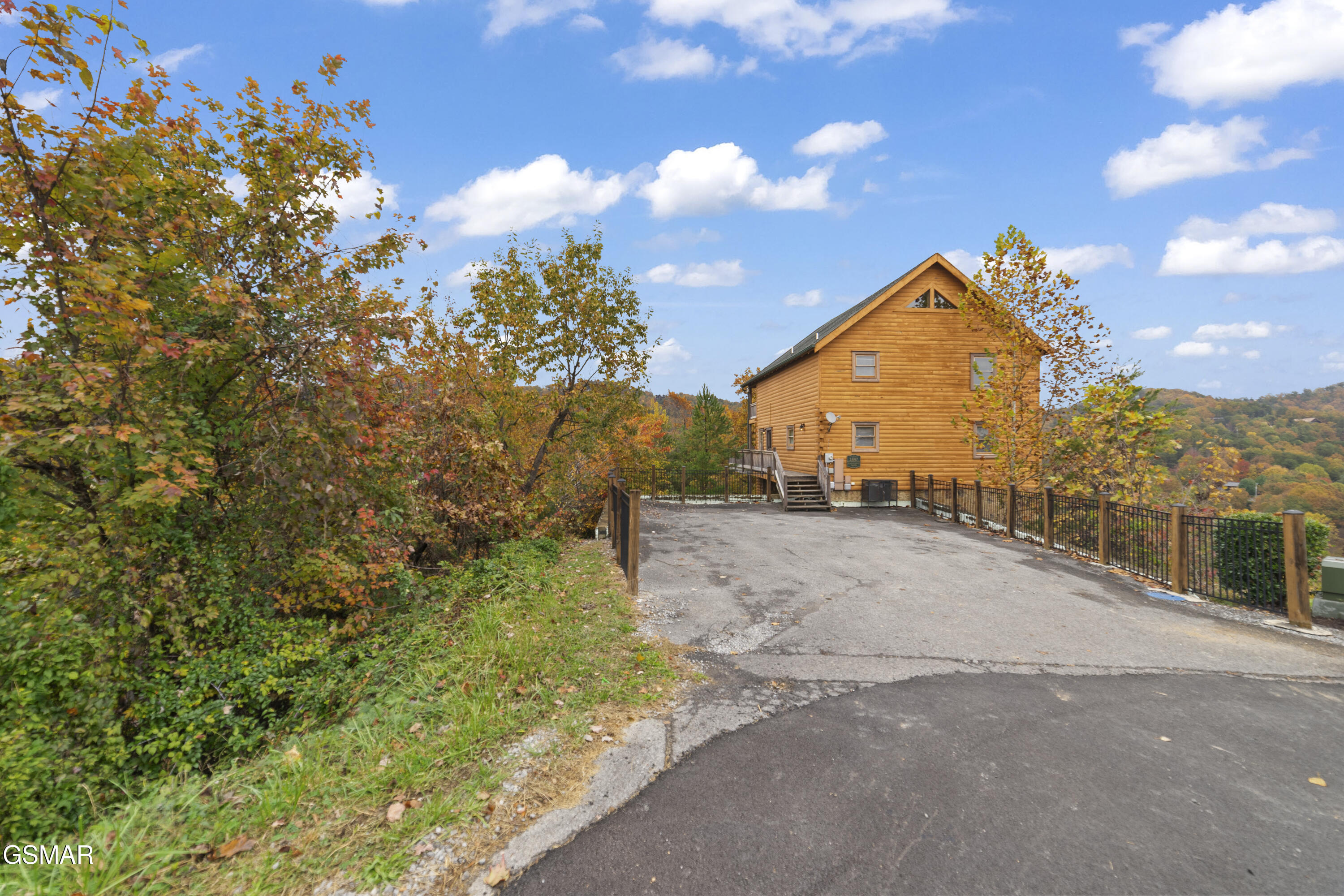 1447 Eagle Cloud Way Sevierville TN 37862