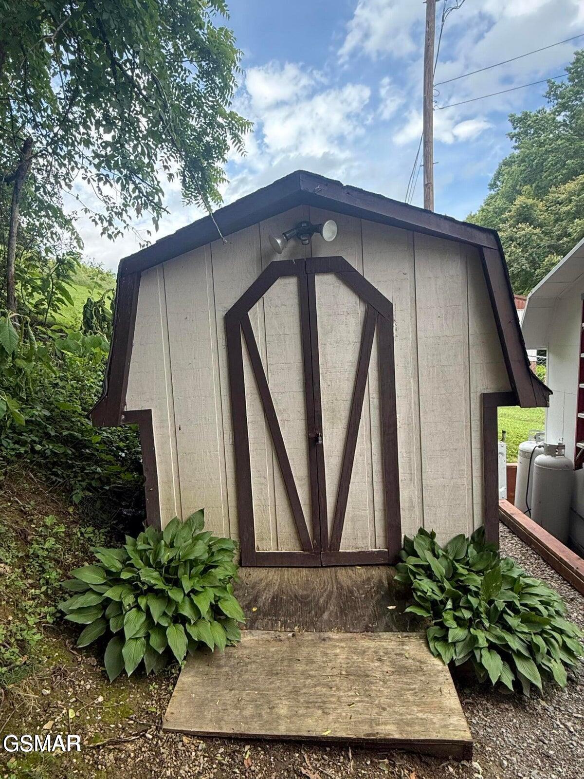 1365 Lower English Creek Road Newport TN 37821