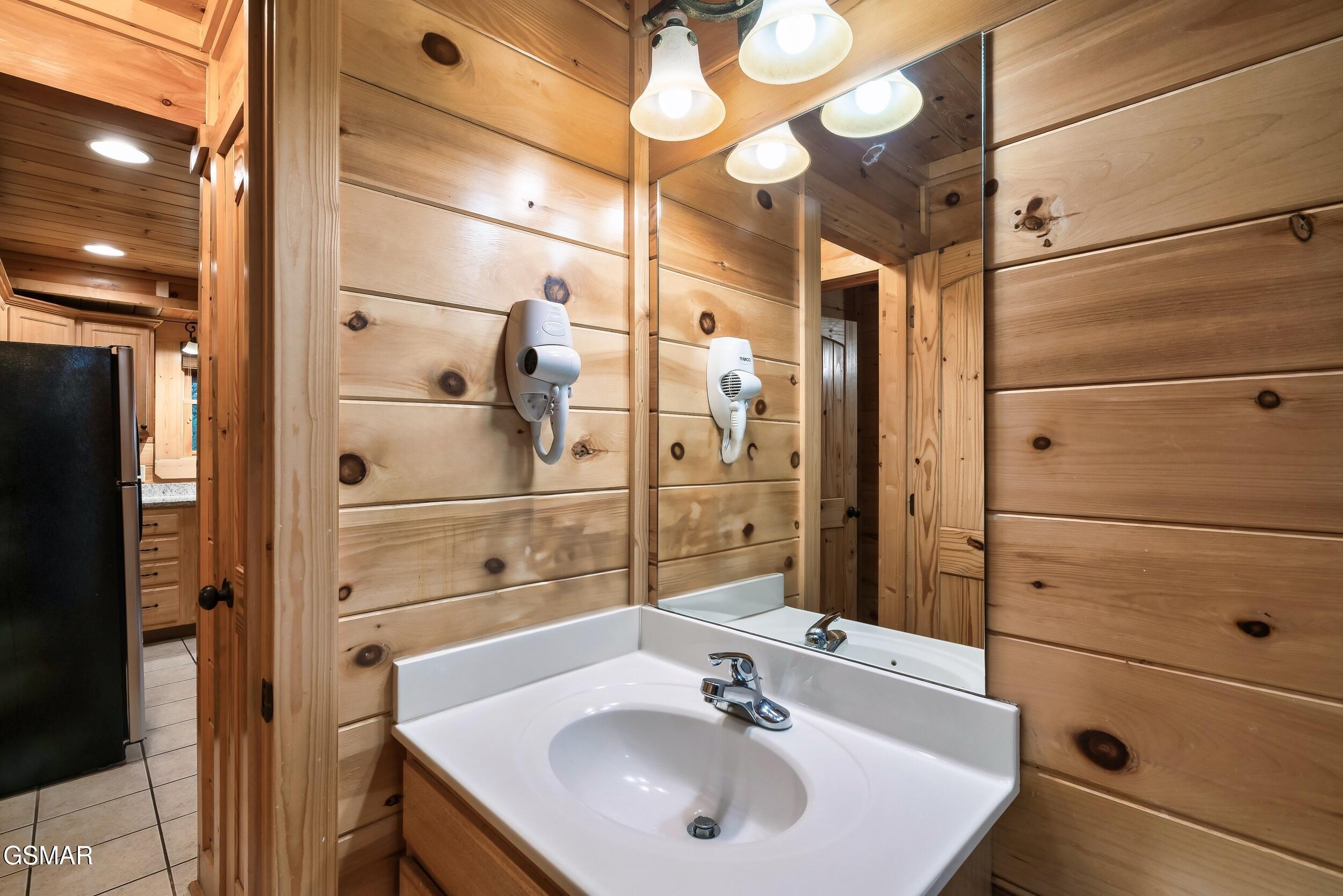 2216 Quiet Valley Way Sevierville TN 37862
