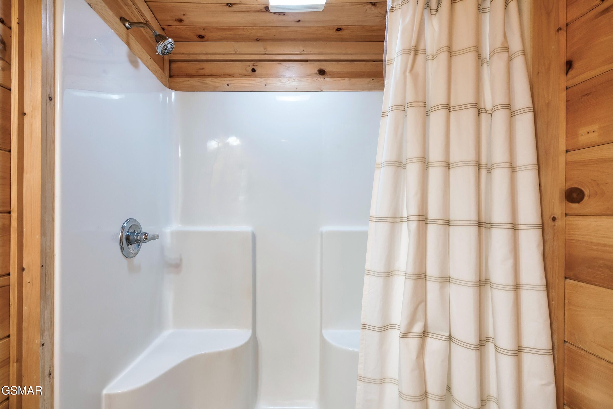 2216 Quiet Valley Way Sevierville TN 37862