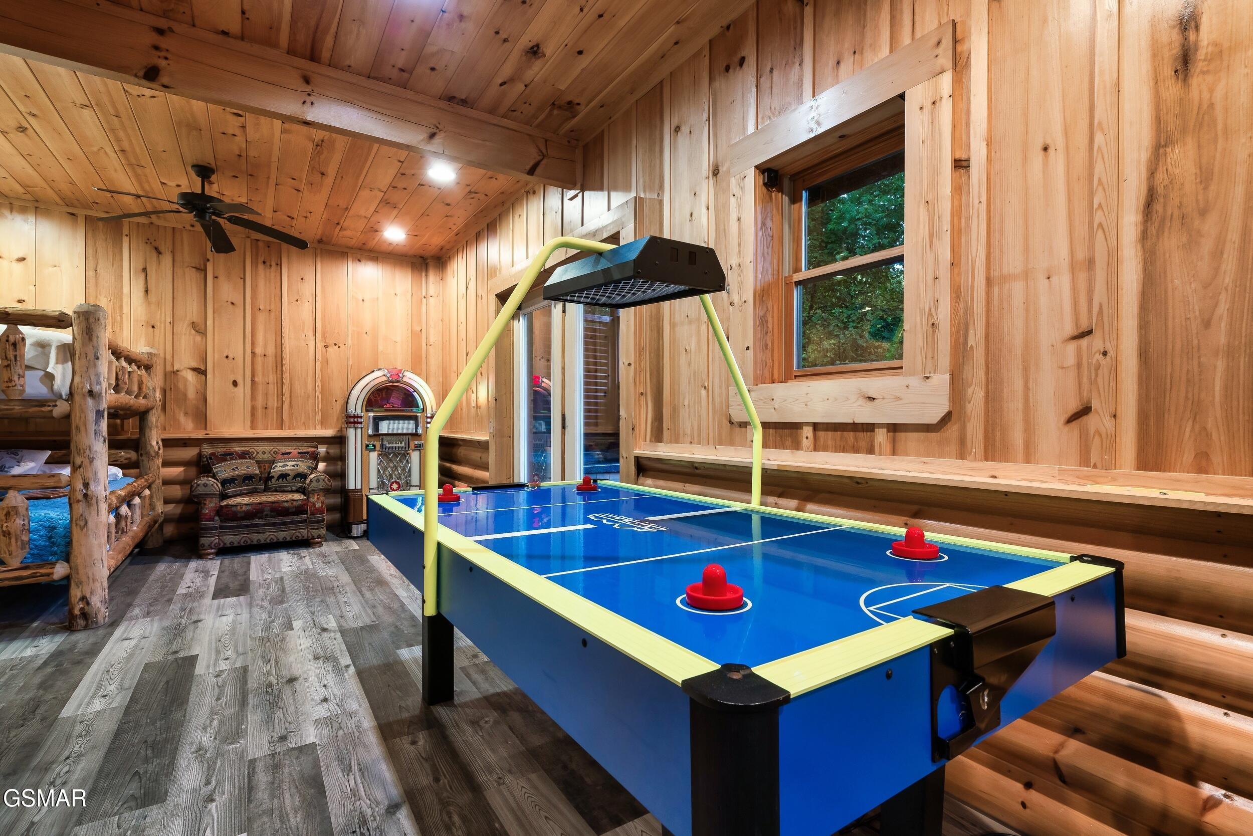 2216 Quiet Valley Way Sevierville TN 37862