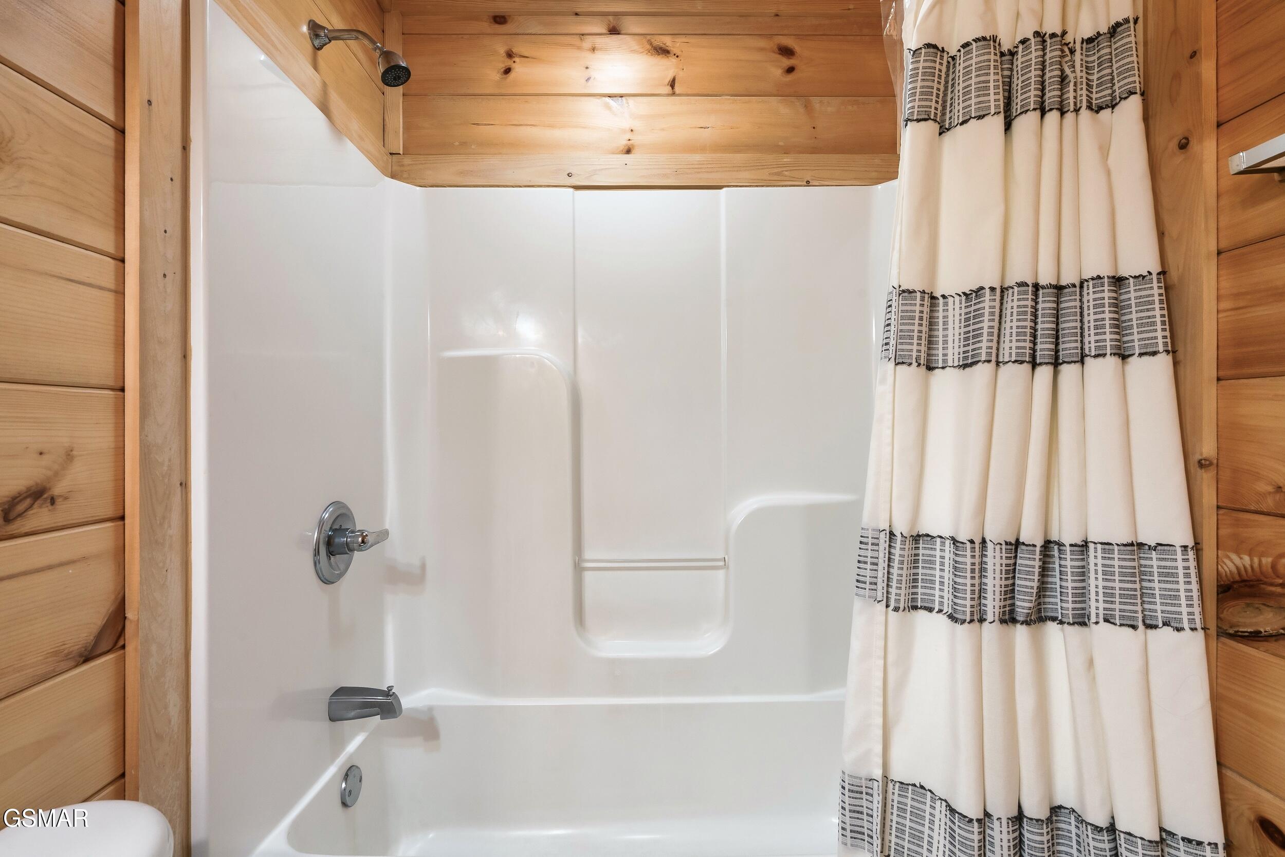 2216 Quiet Valley Way Sevierville TN 37862