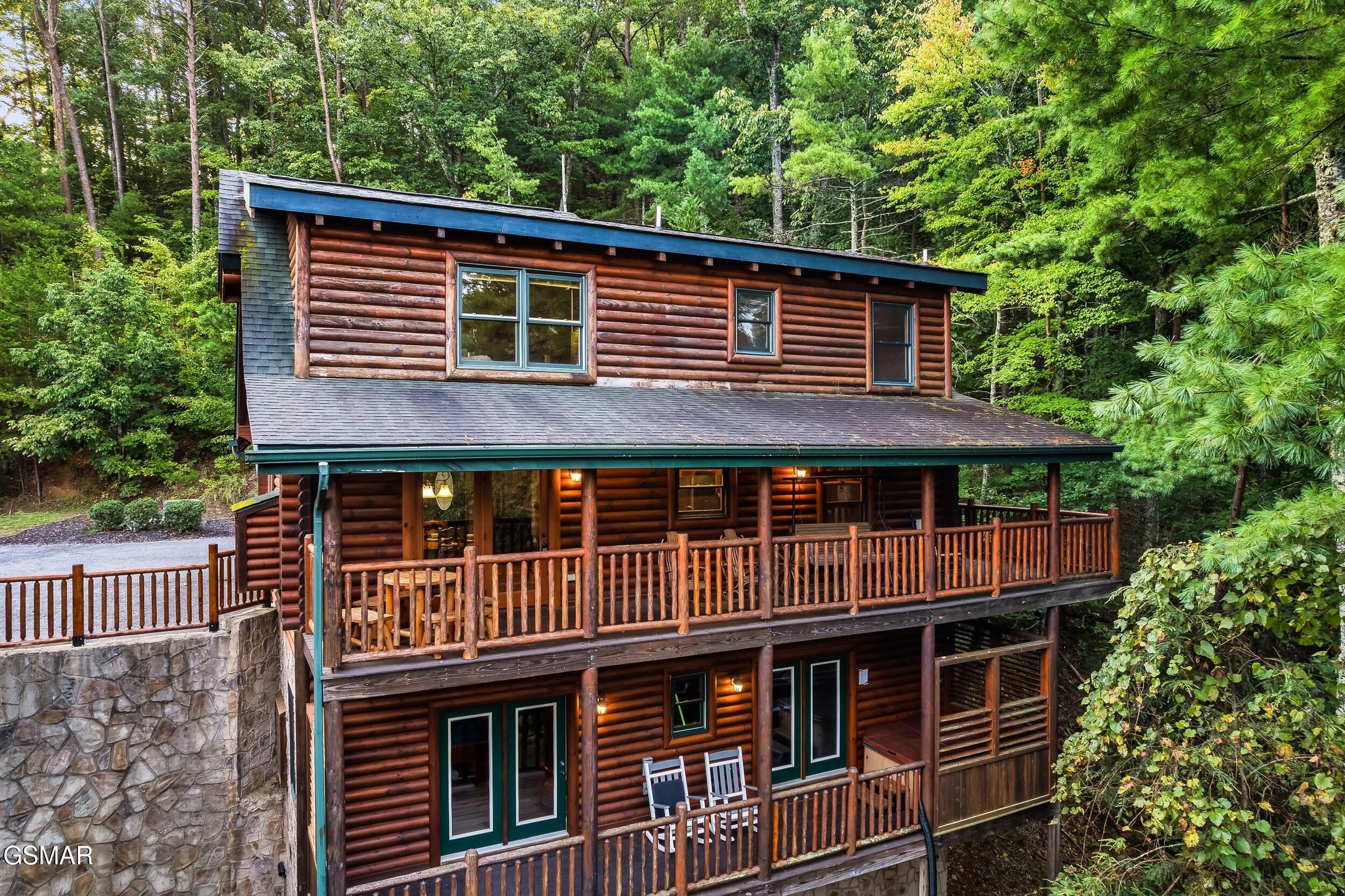 2216 Quiet Valley Way Sevierville TN 37862