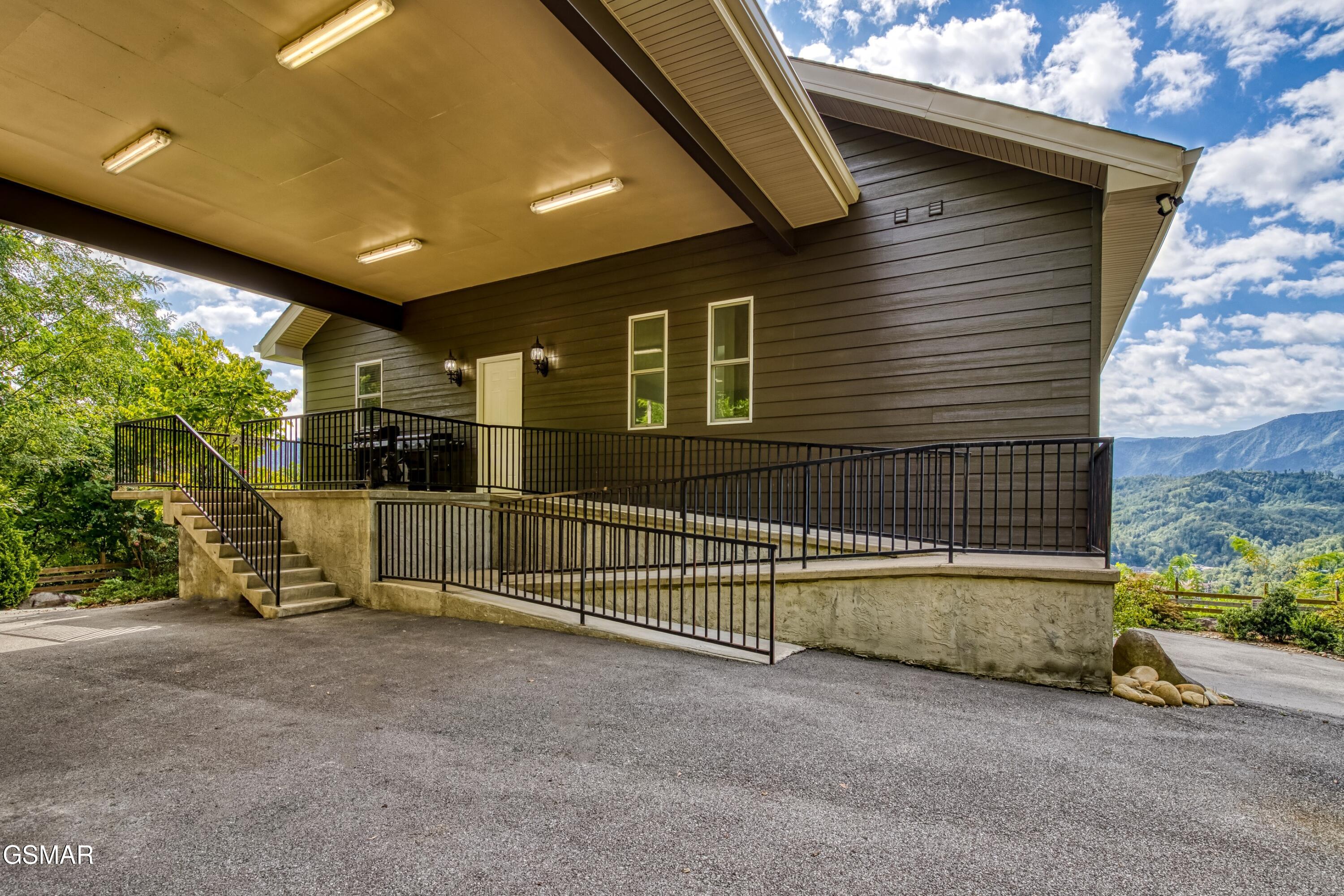518 Campbell Lead Road Gatlinburg TN 37738