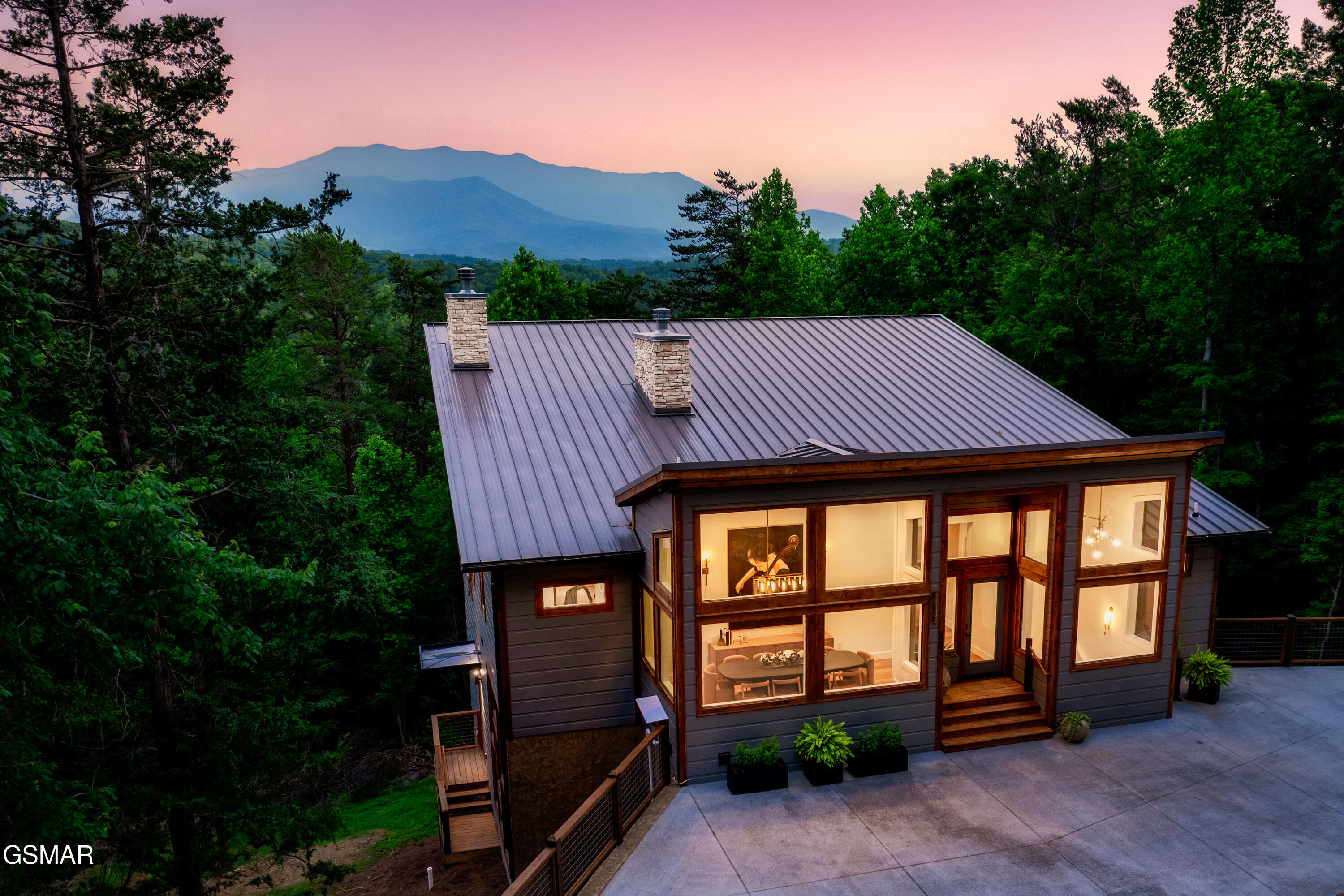 2234 Legend Drive Sevierville TN 37876