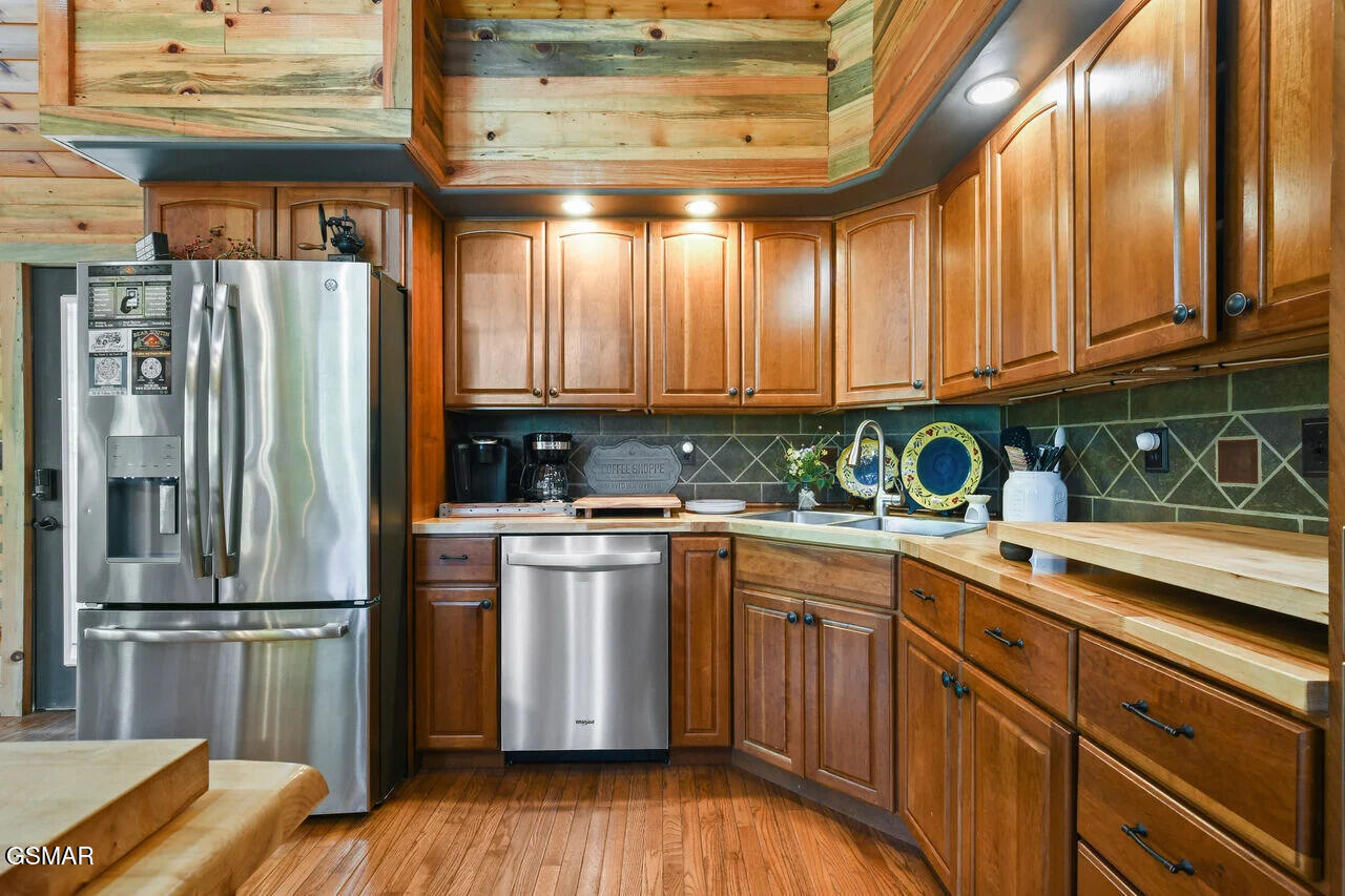 805 Sylvia Lane Sevierville TN 37876