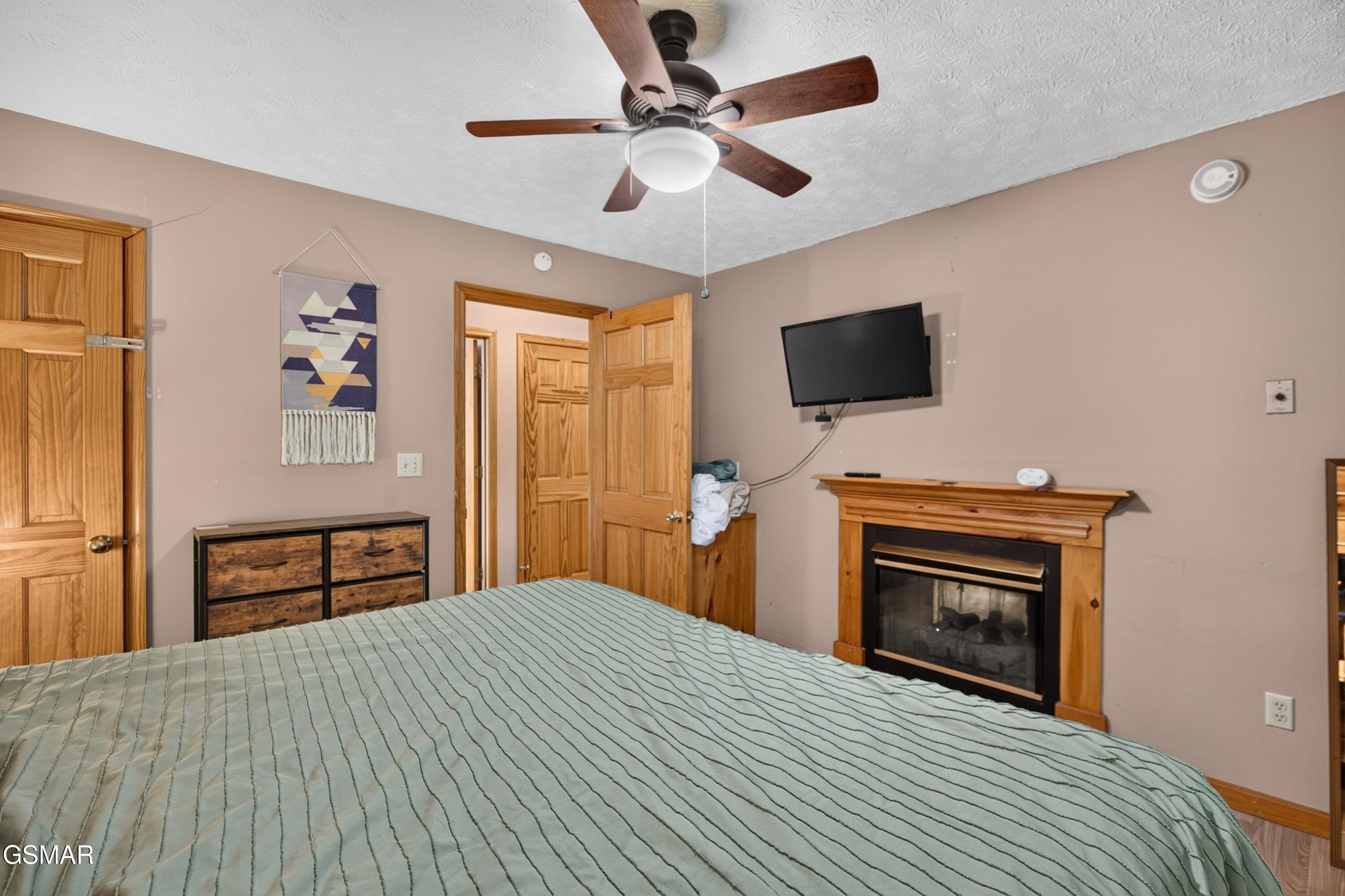 1503 Squirrel Nest Way Sevierville TN 37876