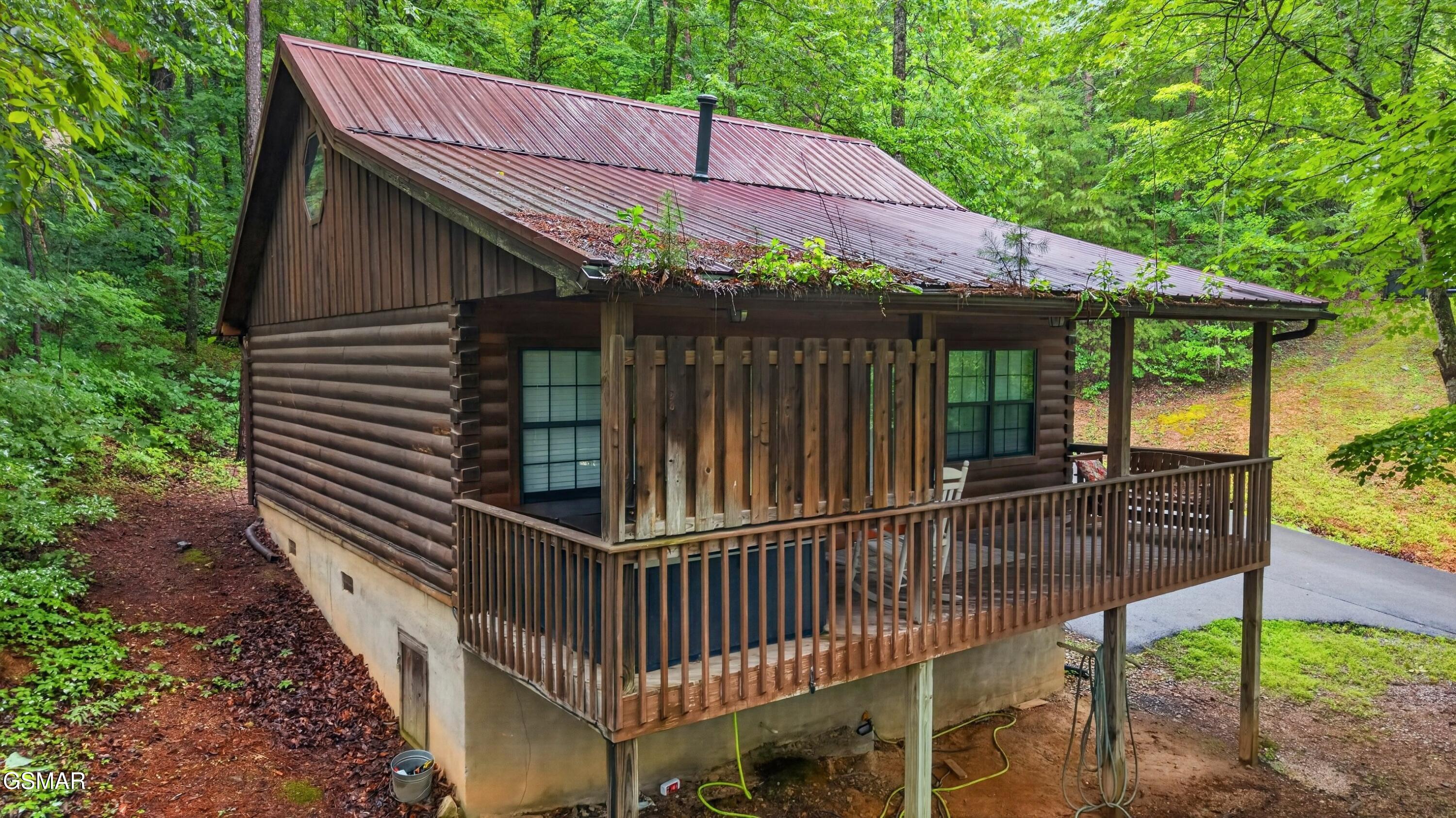 1503 Squirrel Nest Way Sevierville TN 37876