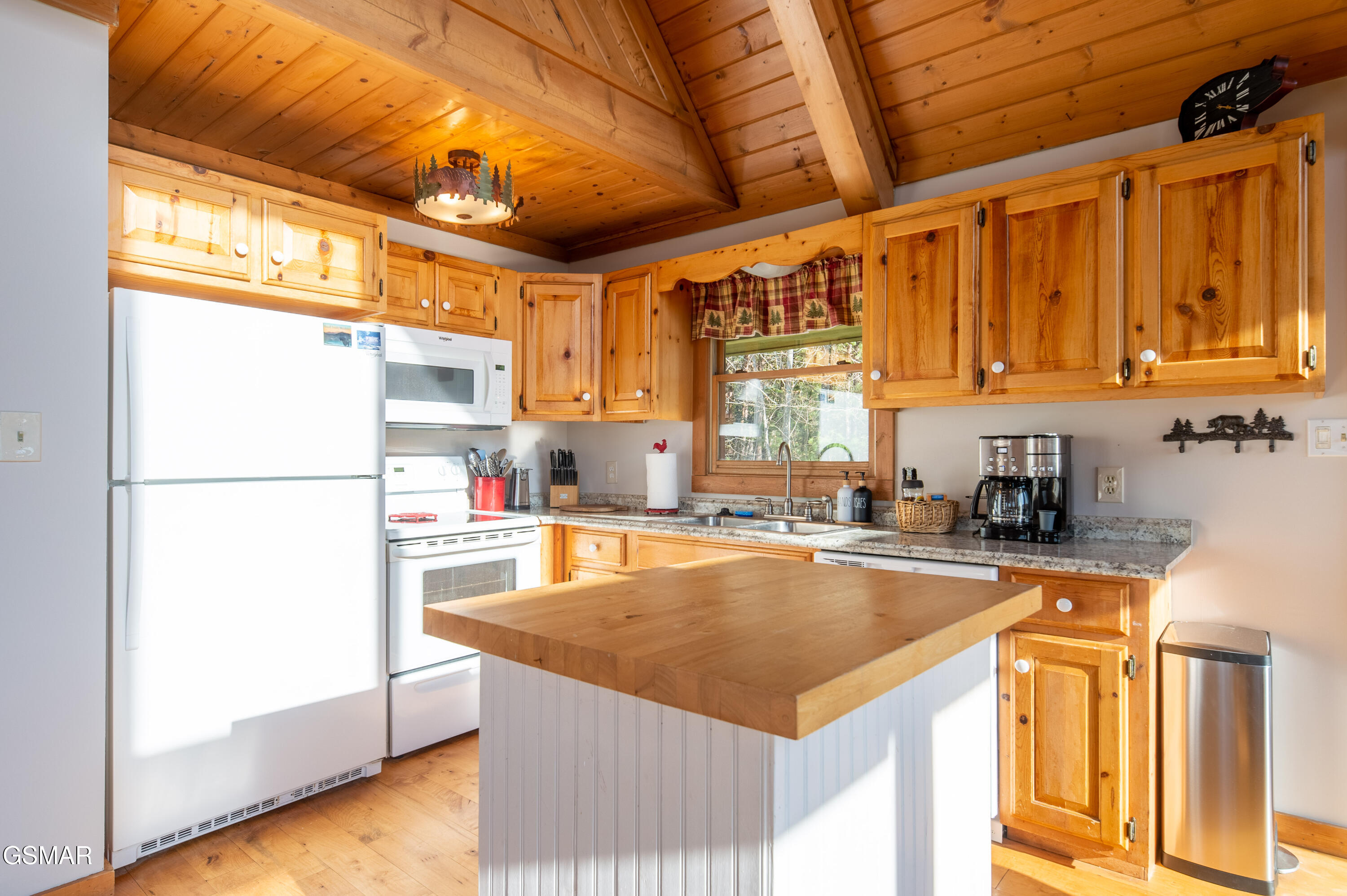3670 Marian Lake Way Sevierville TN 37862