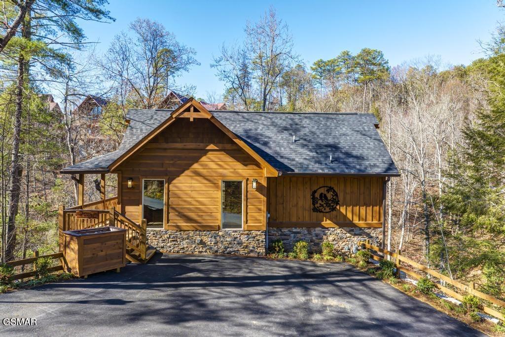 1110 Rocky Creek Way Pigeon Forge TN 37863