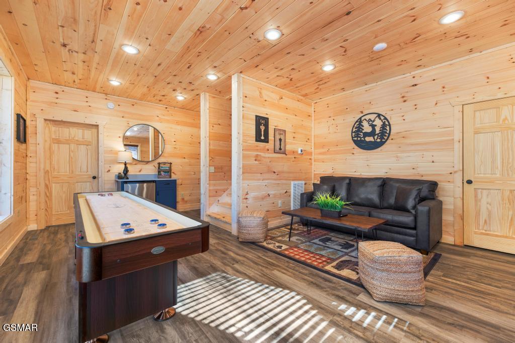 1110 Rocky Creek Way Pigeon Forge TN 37863