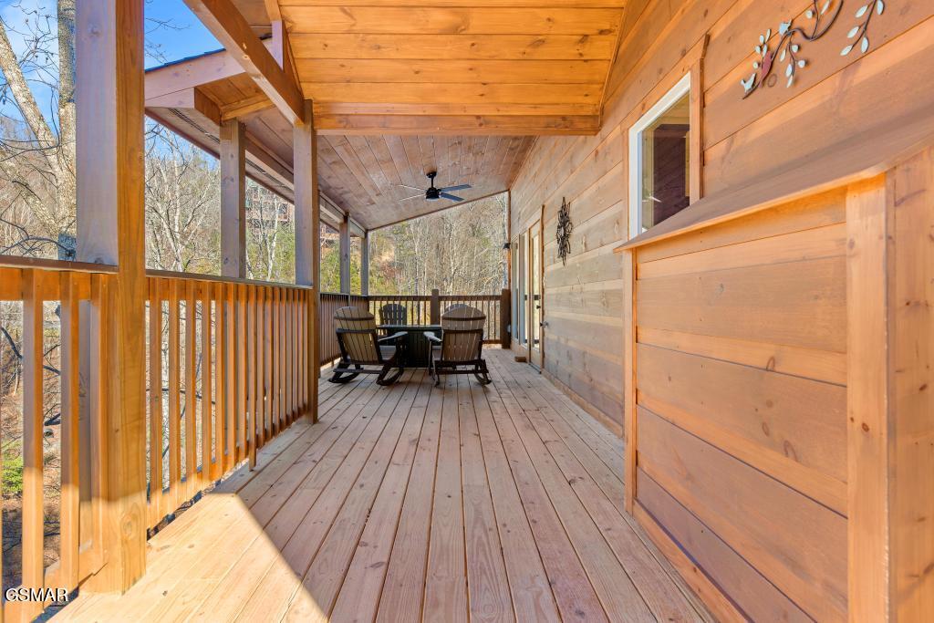 1110 Rocky Creek Way Pigeon Forge TN 37863