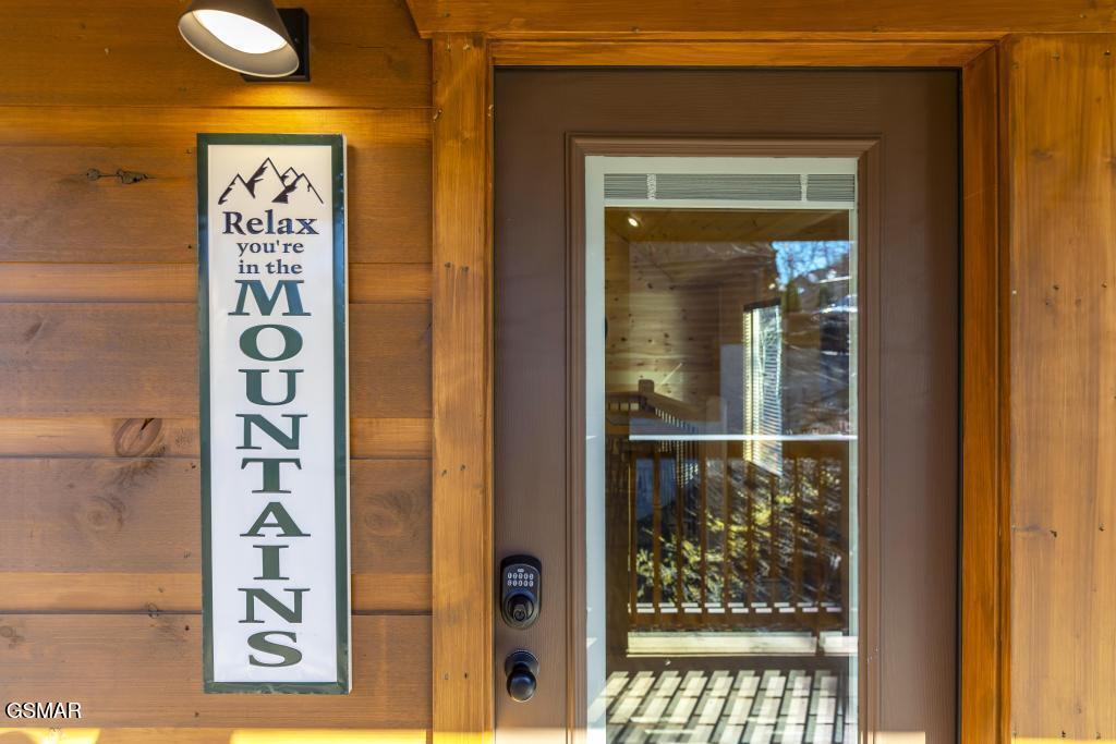 1110 Rocky Creek Way Pigeon Forge TN 37863